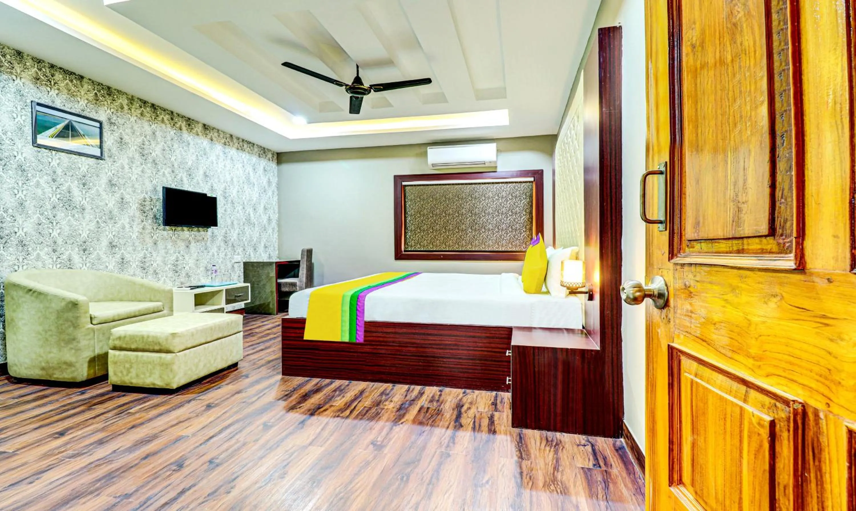 Bedroom, Bed in Itsy Hotels Aasma Luxury Villa