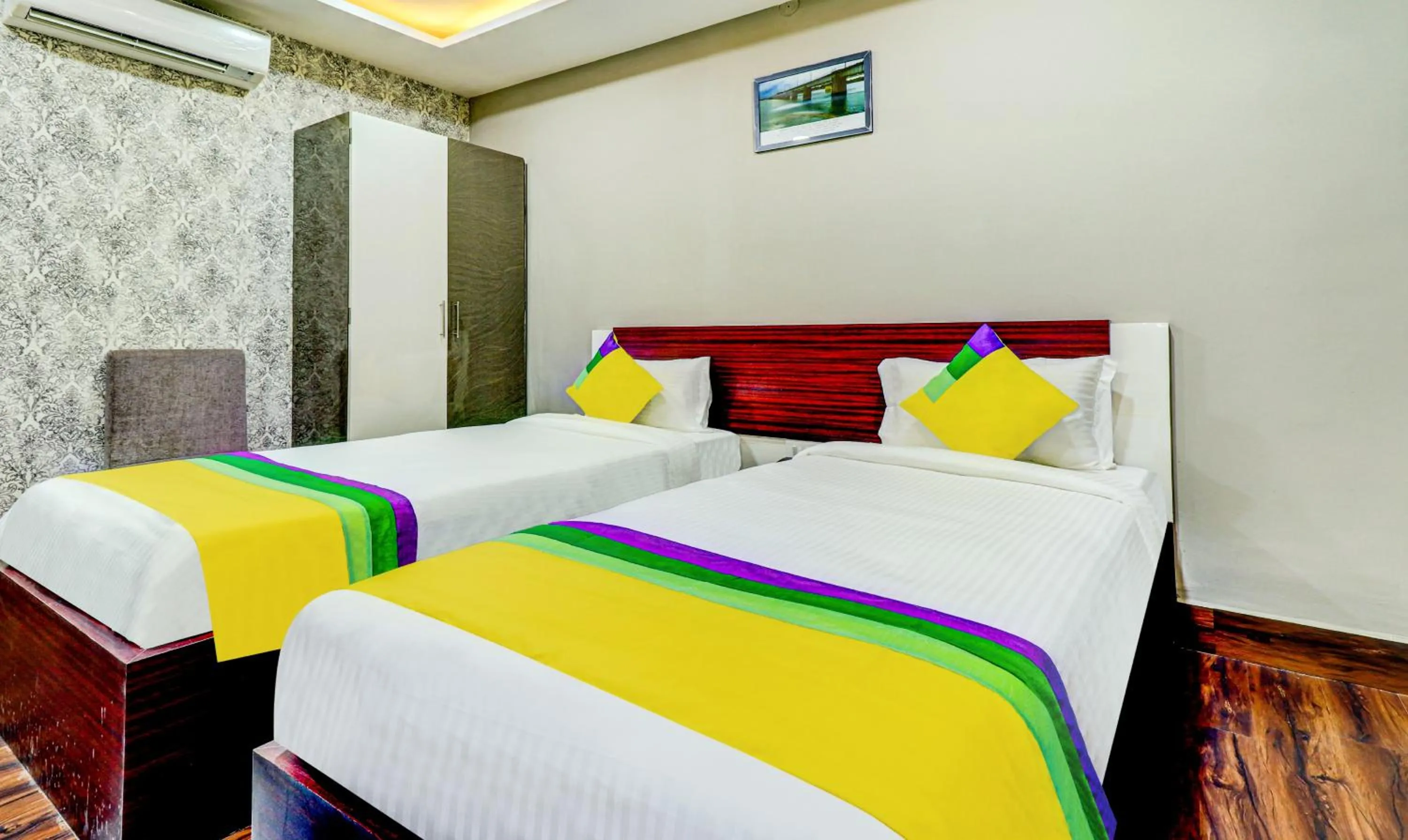 Bedroom, Bed in Itsy Hotels Aasma Luxury Villa