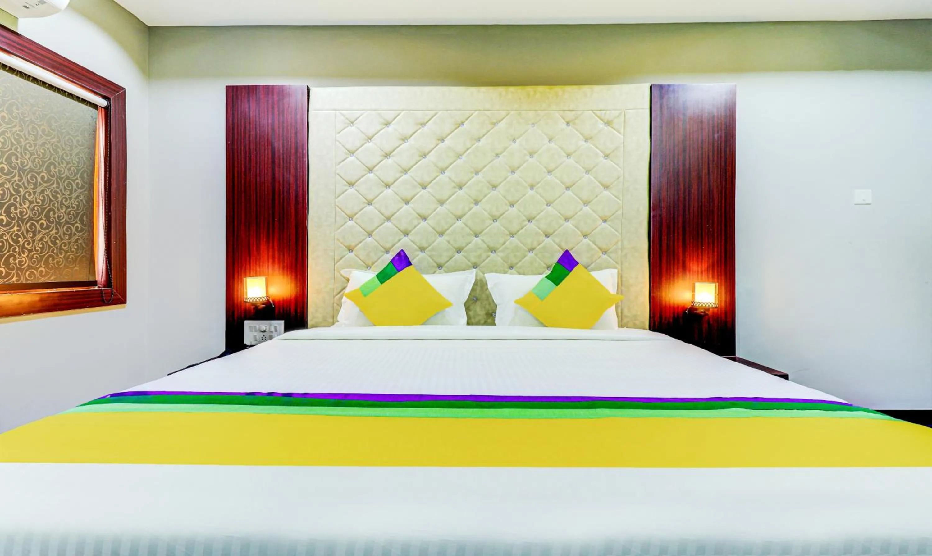Bedroom, Bed in Itsy Hotels Aasma Luxury Villa