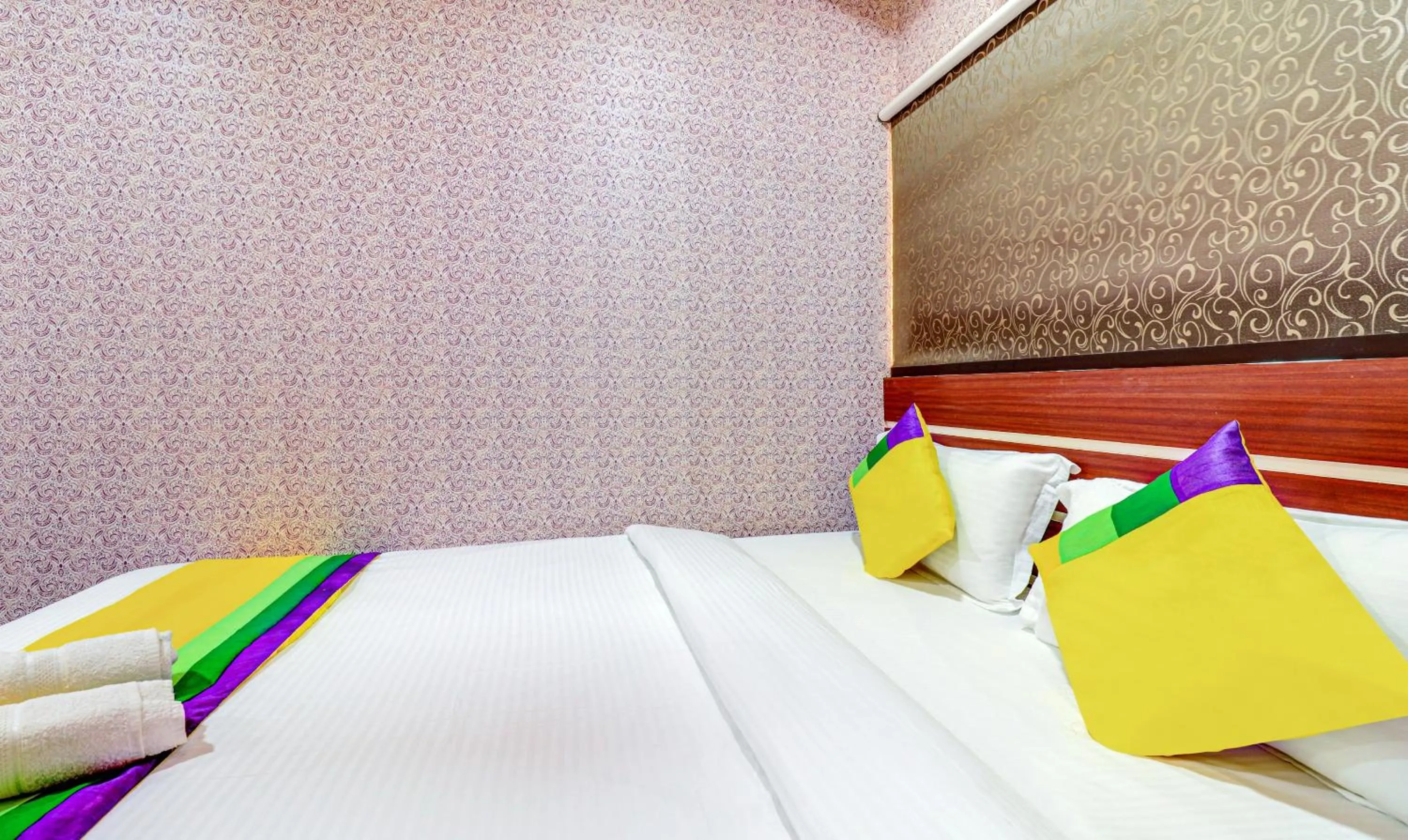 Bedroom, Bed in Itsy Hotels Aasma Luxury Villa