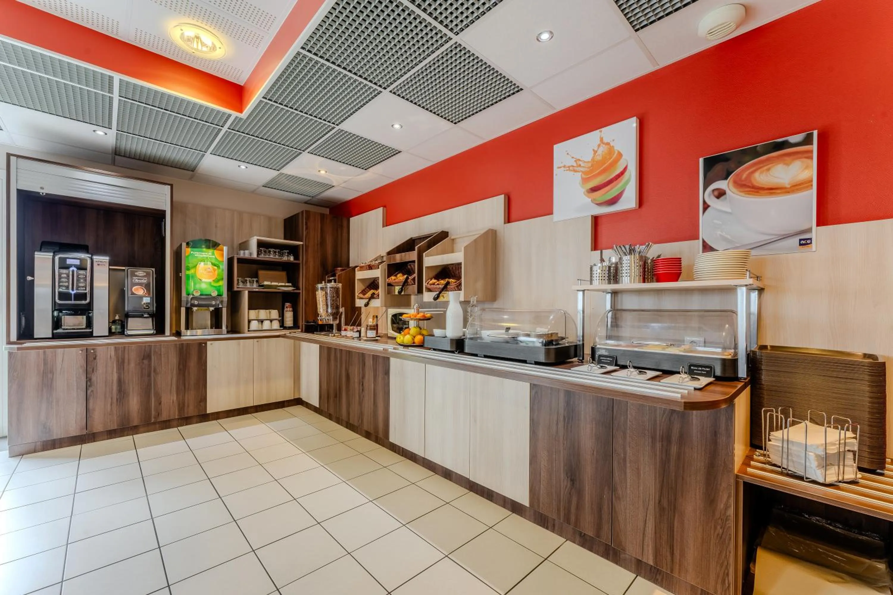Buffet breakfast in Ace Hotel Arras-Beaurains