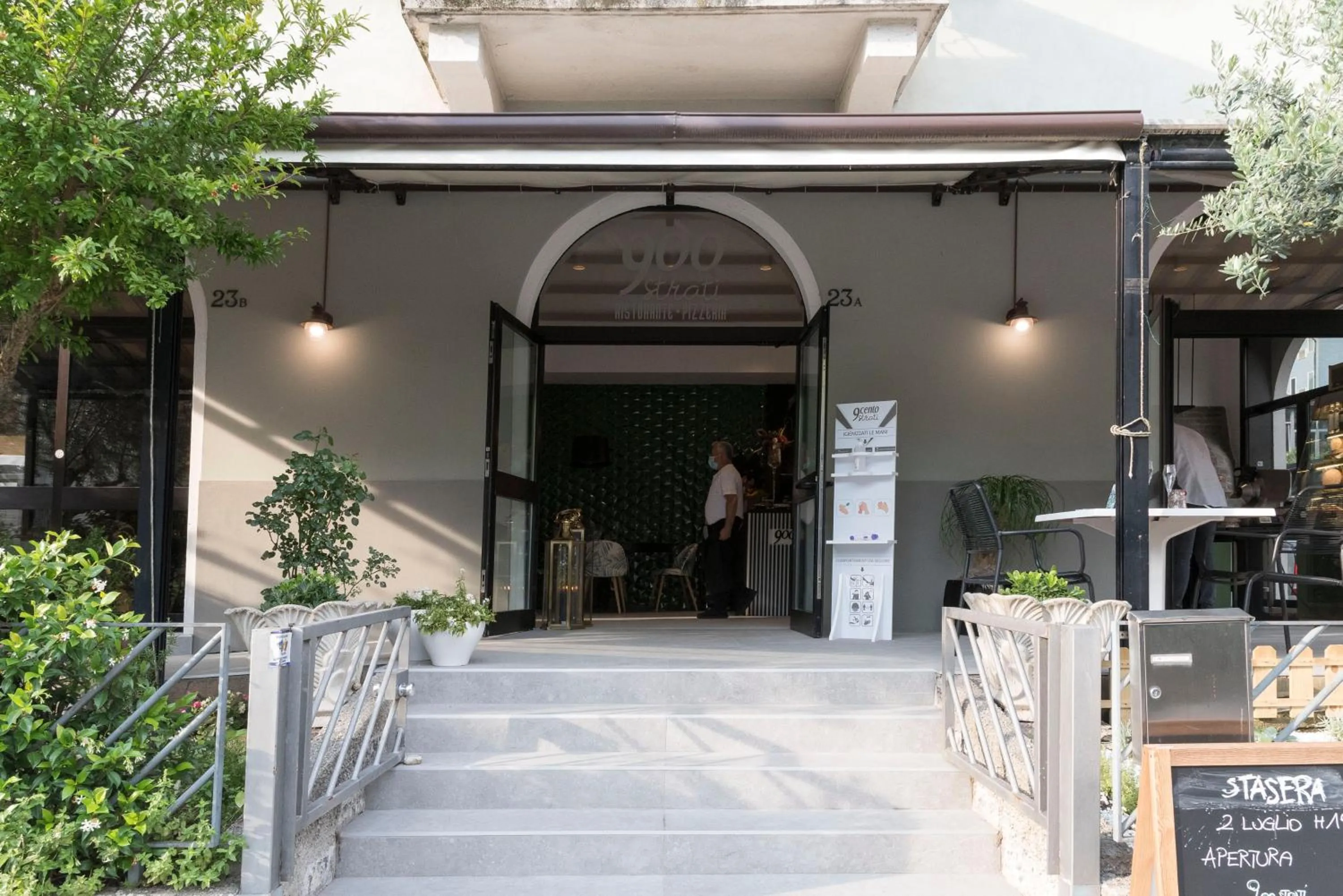 Restaurant/places to eat in ALBERGO 900Strati