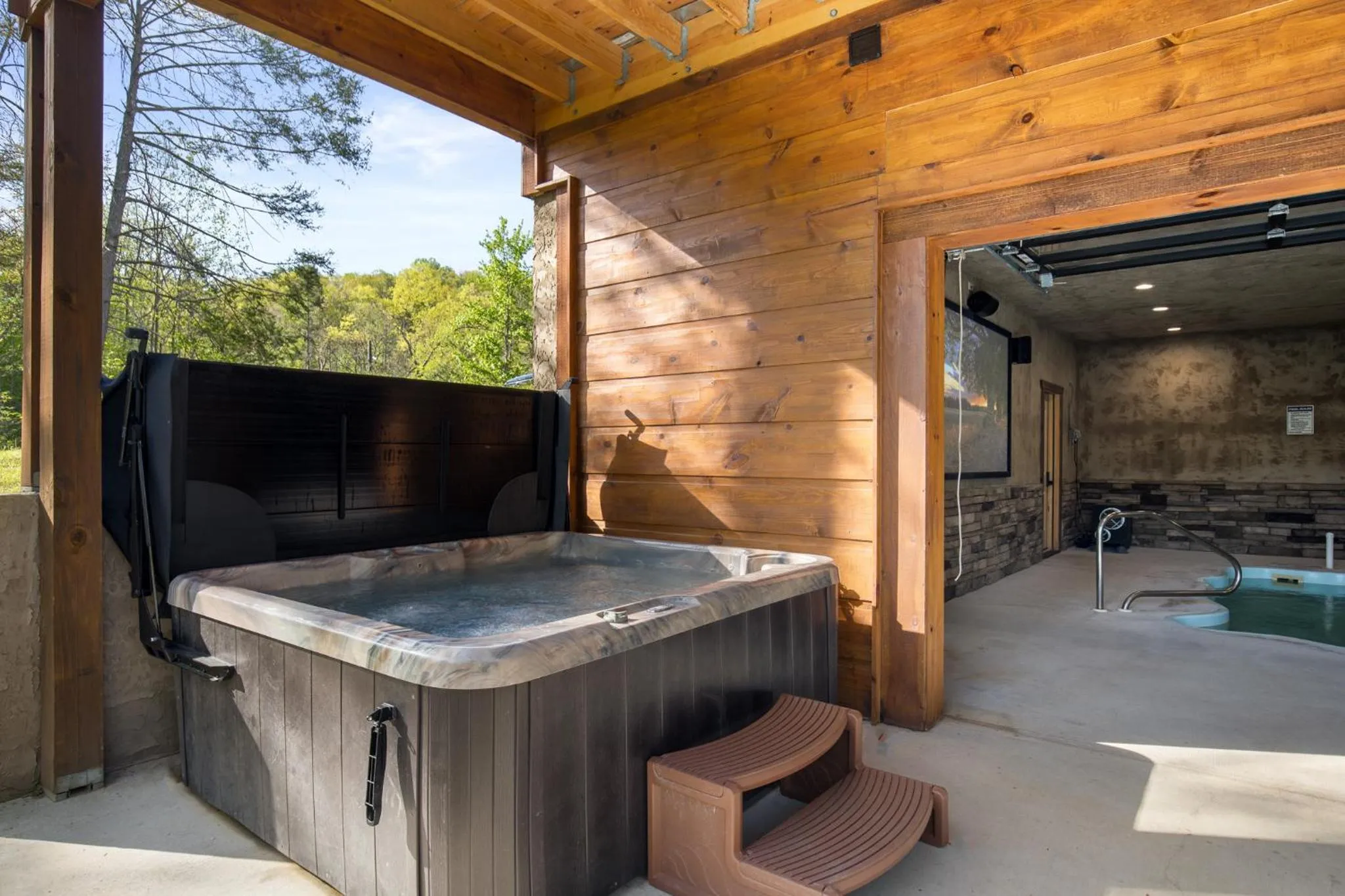 Property building in Poolin Around