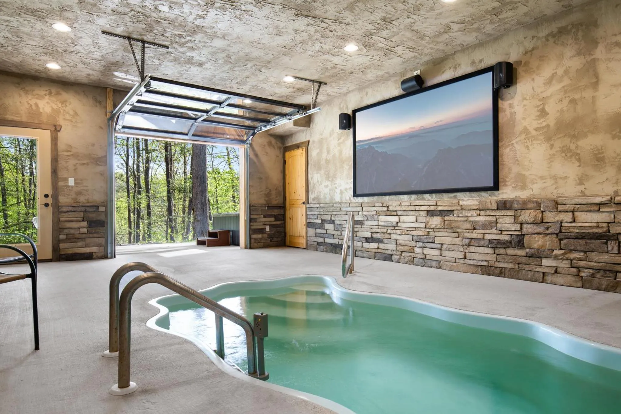 Property building in Poolin Around