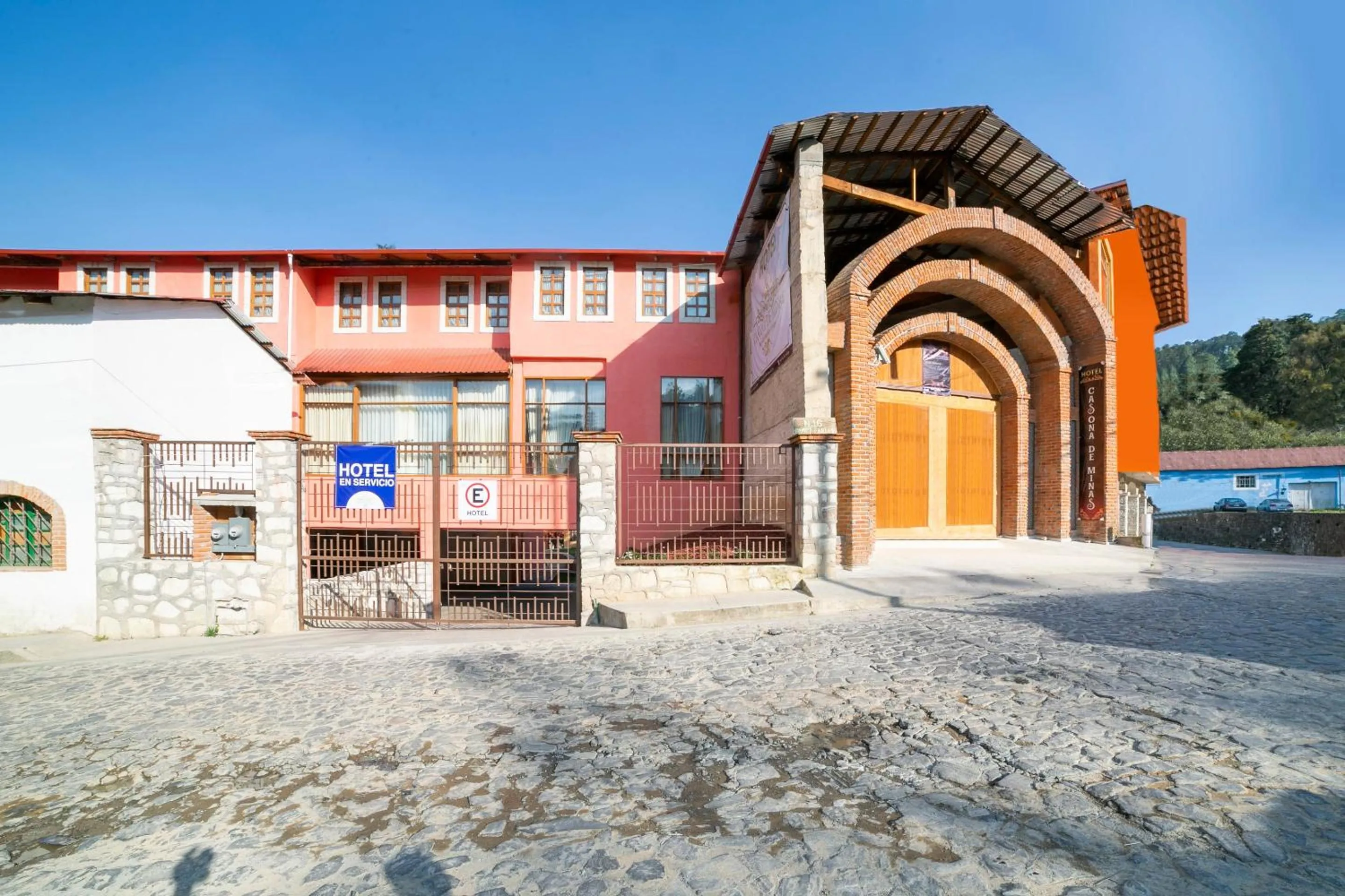 Facade/entrance in Capital O Collection O Casona De Minas Mineral del Monte