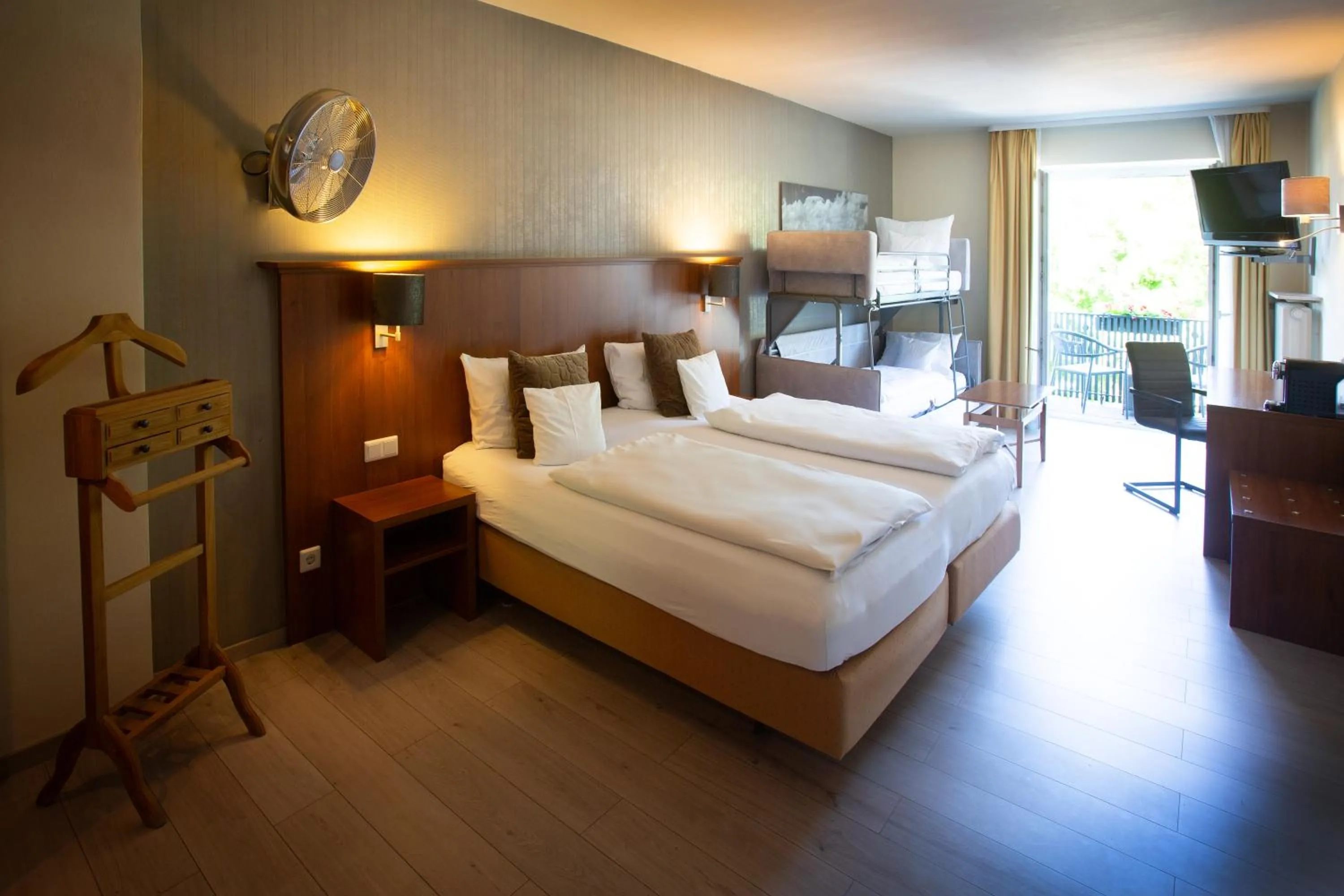 Photo of the whole room, Bed in Bad Emser Hof