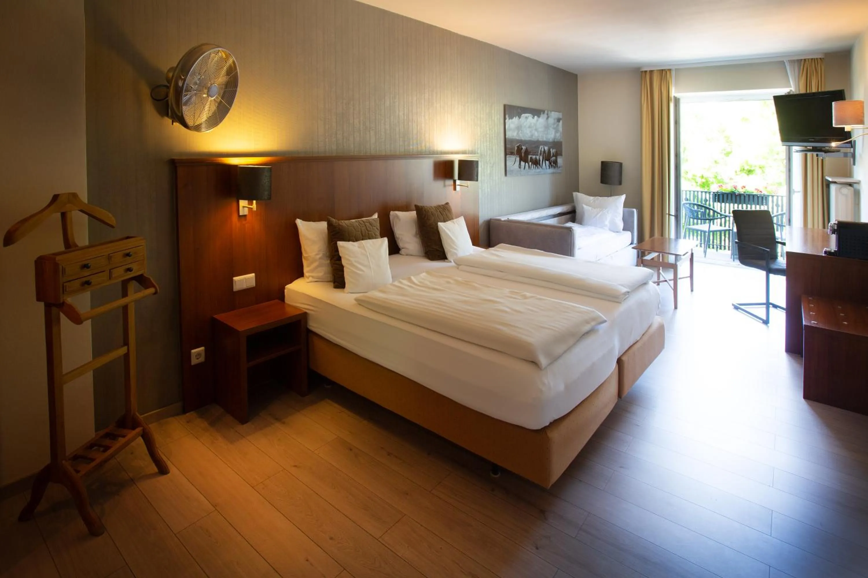 Photo of the whole room, Bed in Bad Emser Hof