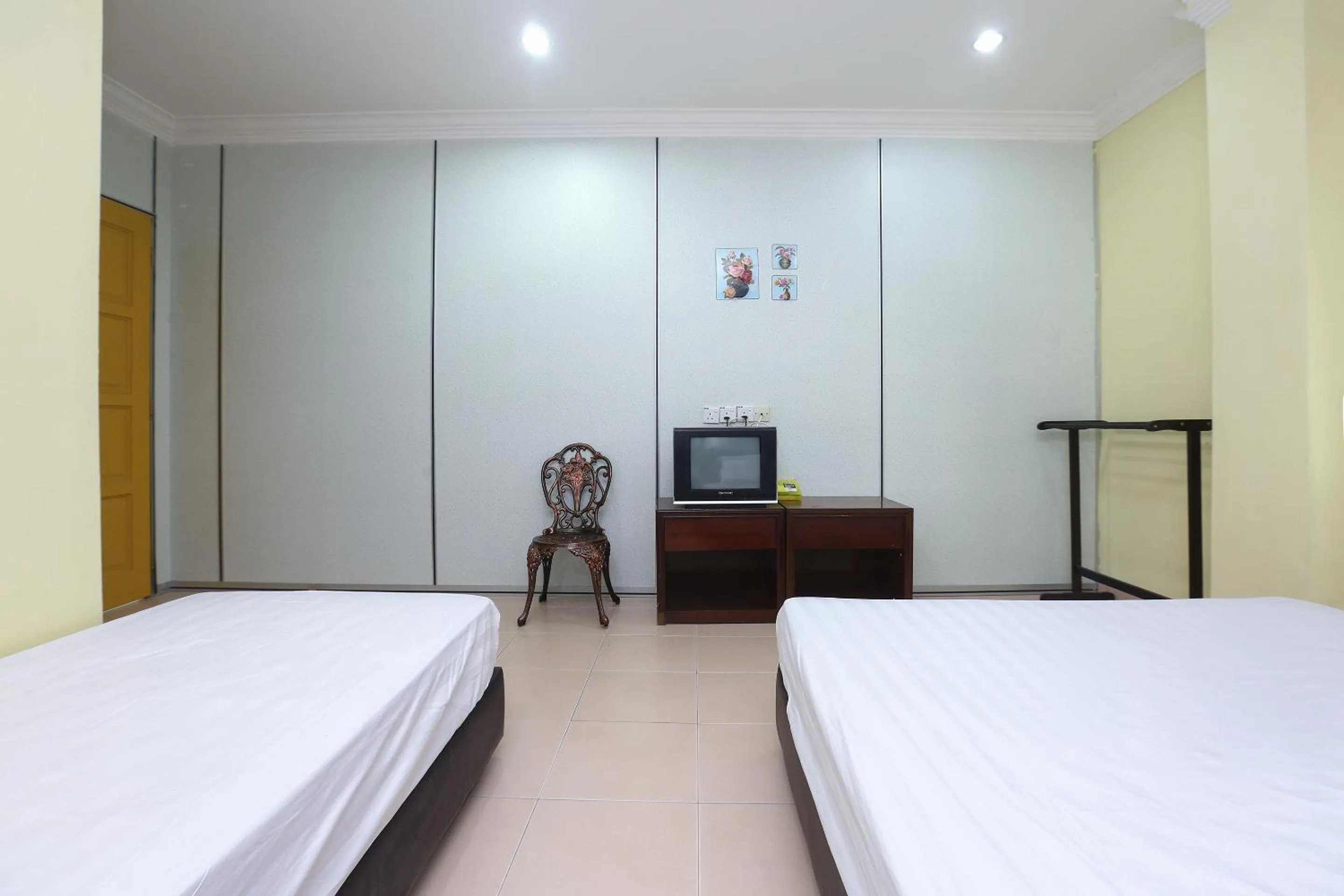 SPOT ON 89857 Azra Inn (rumah Tumpangan)