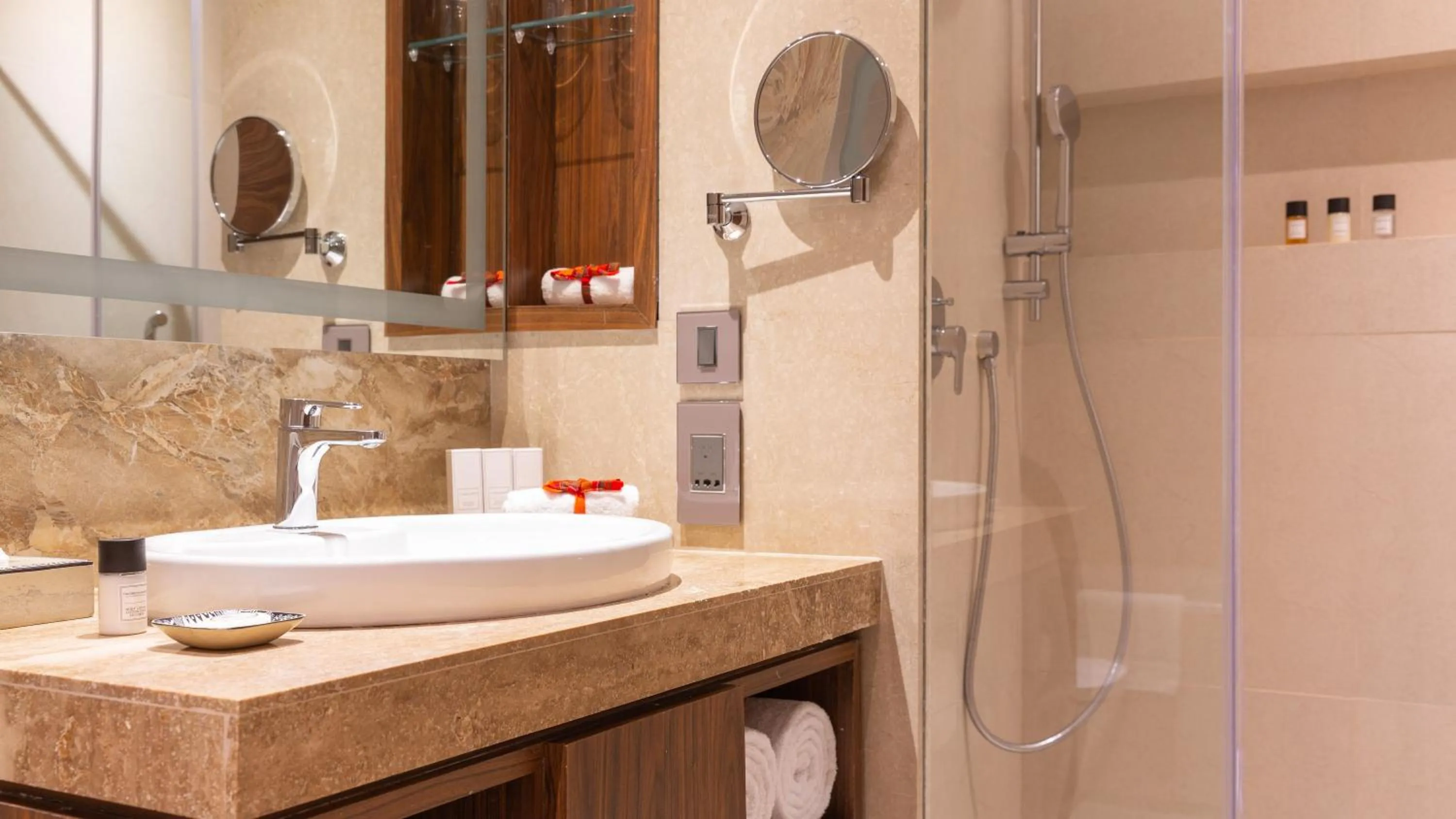 Shower in Emara Ole-Sereni