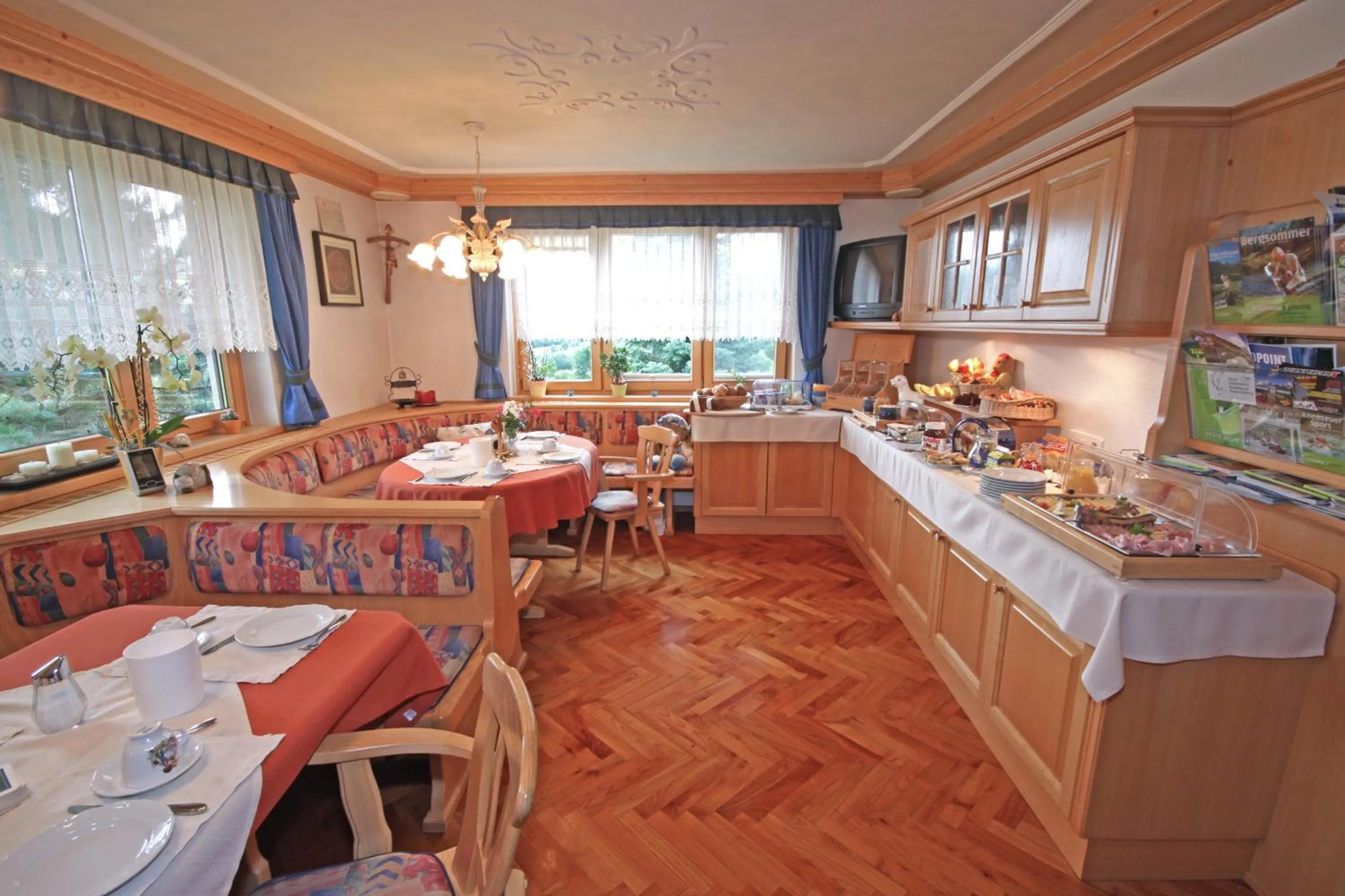 Restaurant/places to eat in Rosspointnerhof