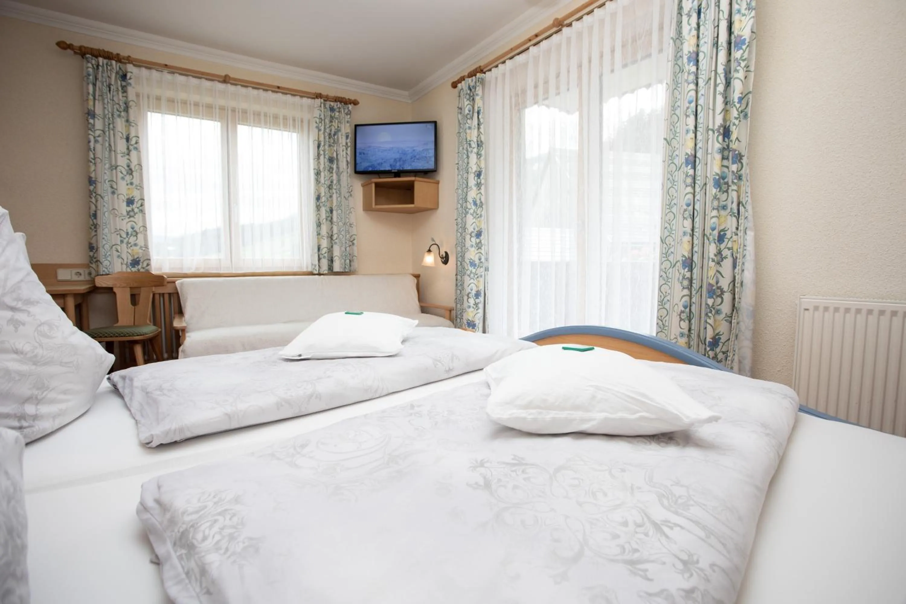 Photo of the whole room, Bed in Rosspointnerhof