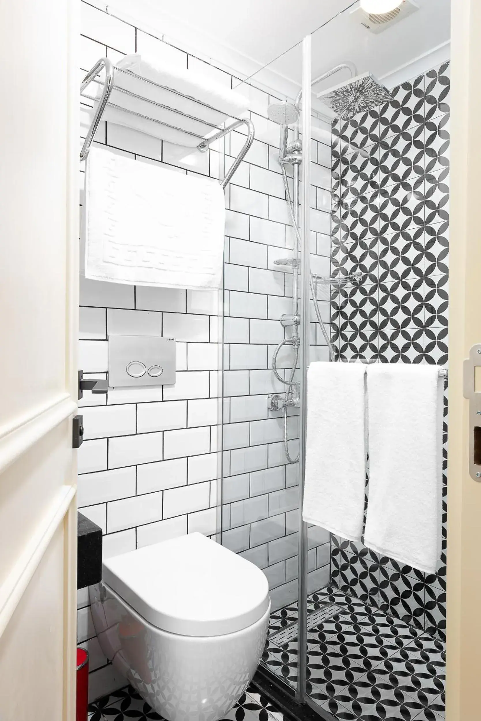 Standard Double Room in Mono Hotel Standard Double Room in Mono Hotel