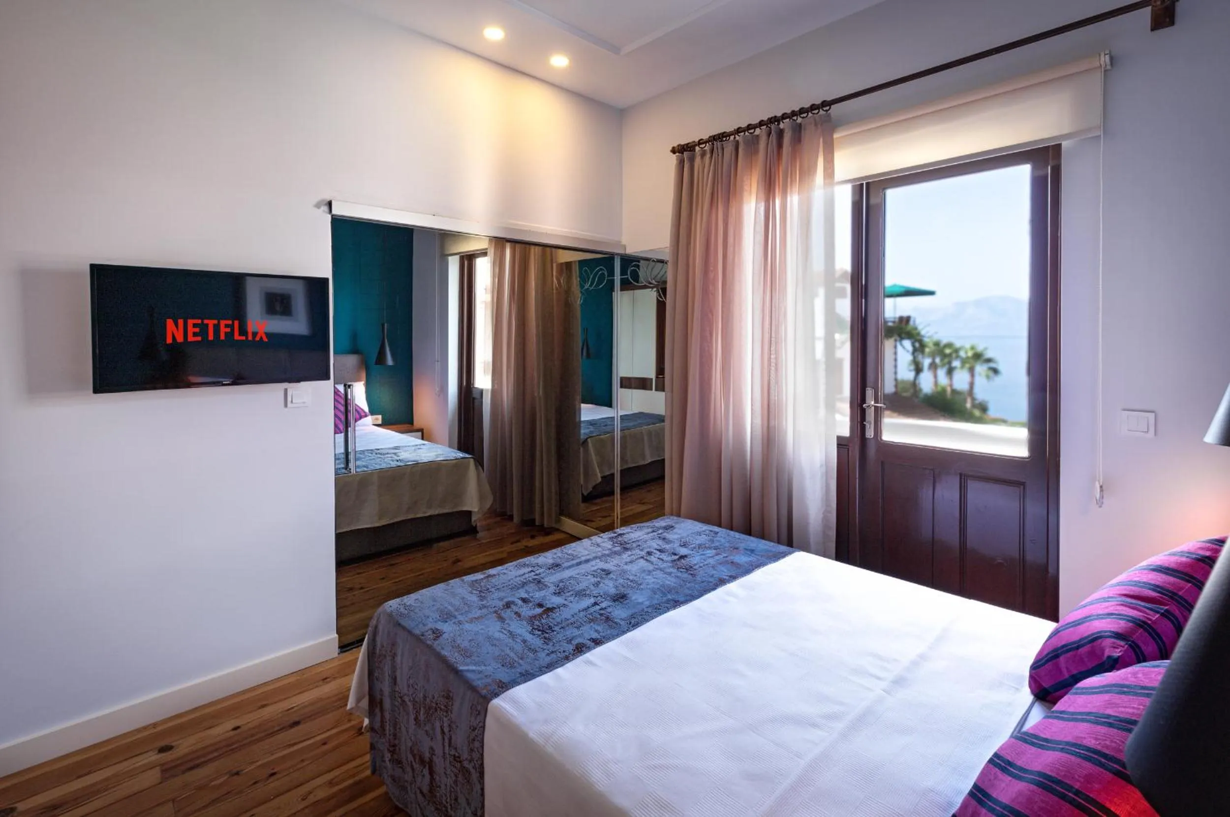 Photo of the whole room, Bed in Mono Hotel