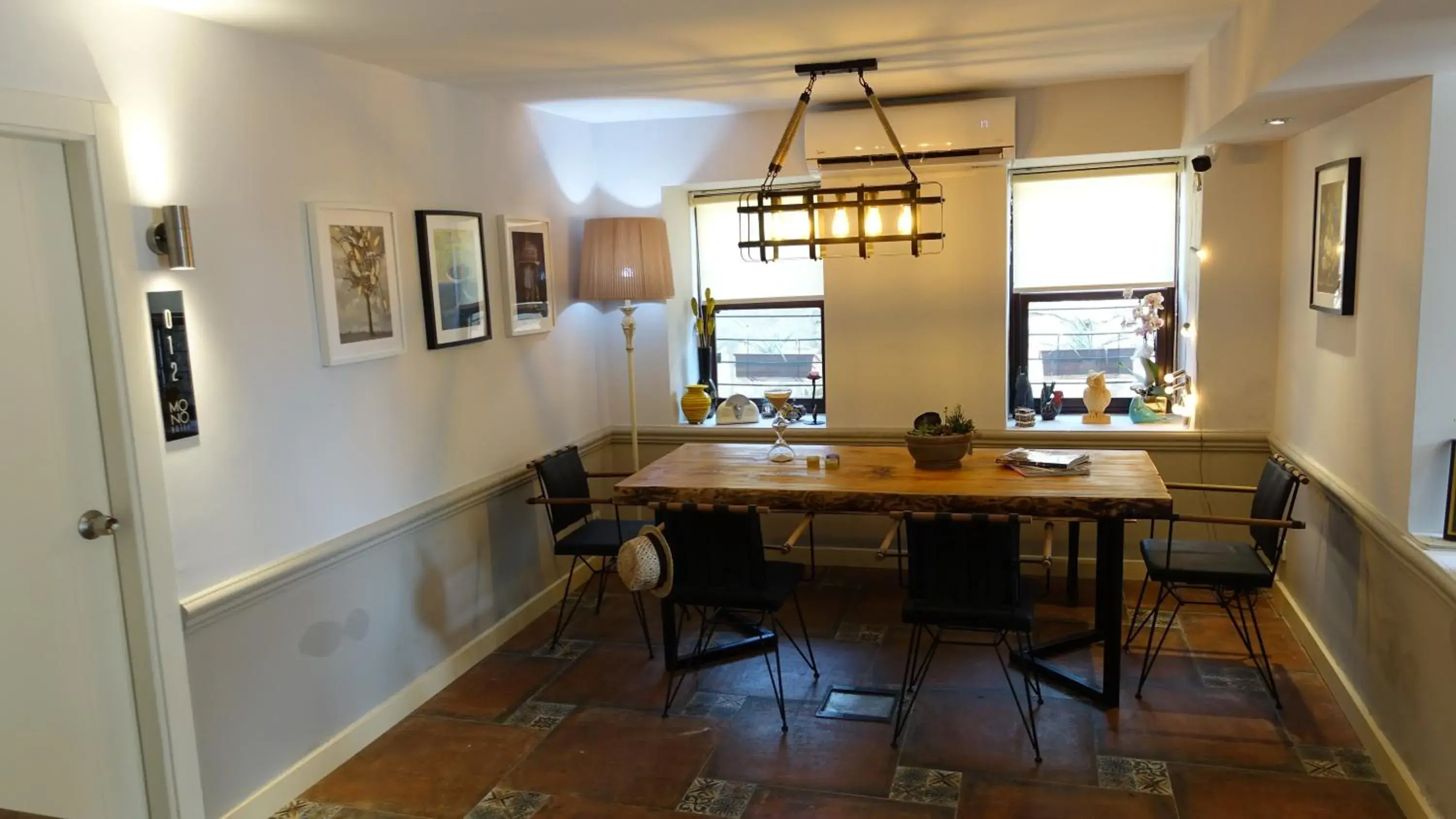 Lobby or reception in Mono Hotel Lobby or reception in Mono Hotel