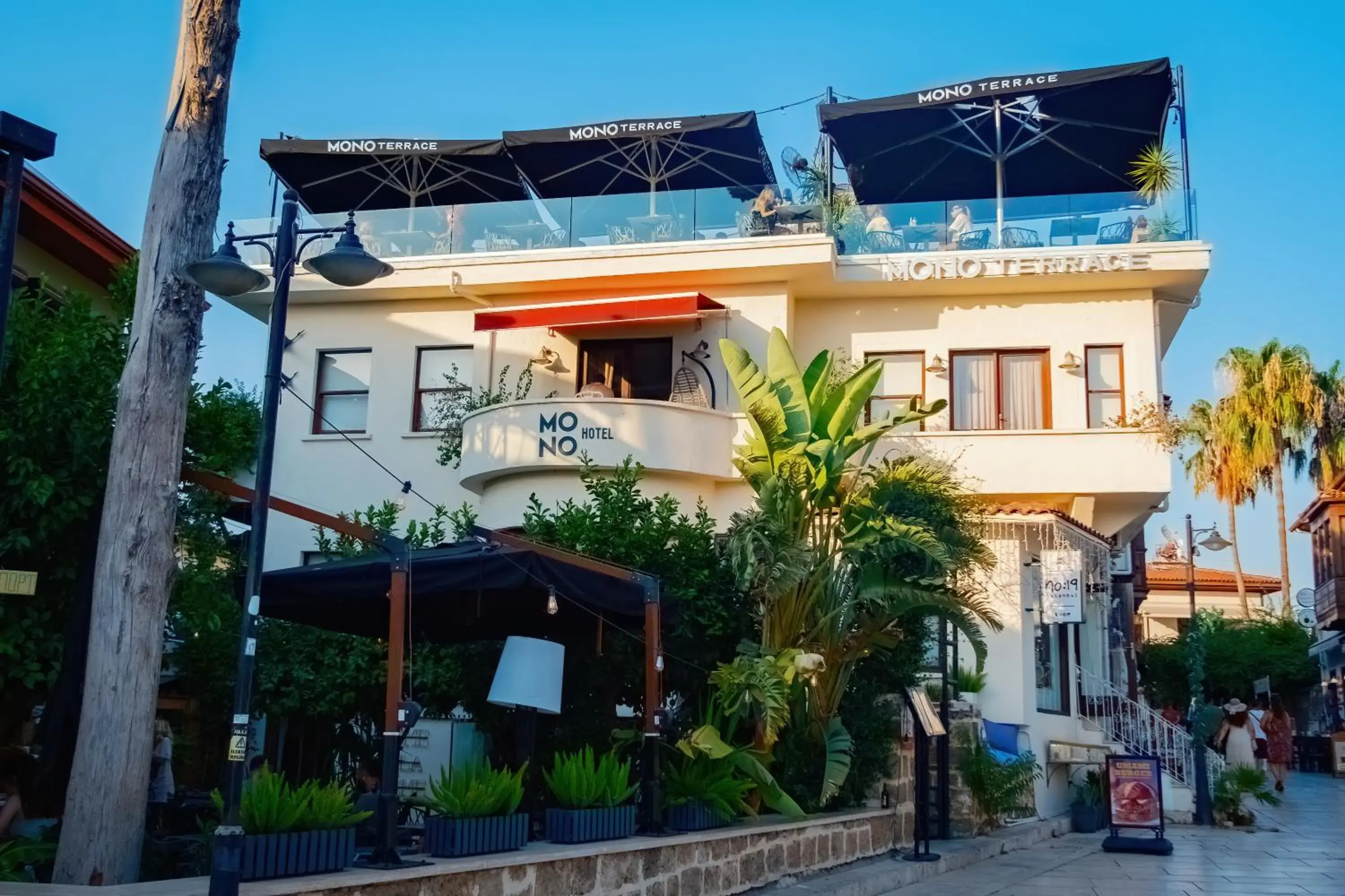 Property building in Mono Hotel Property building in Mono Hotel