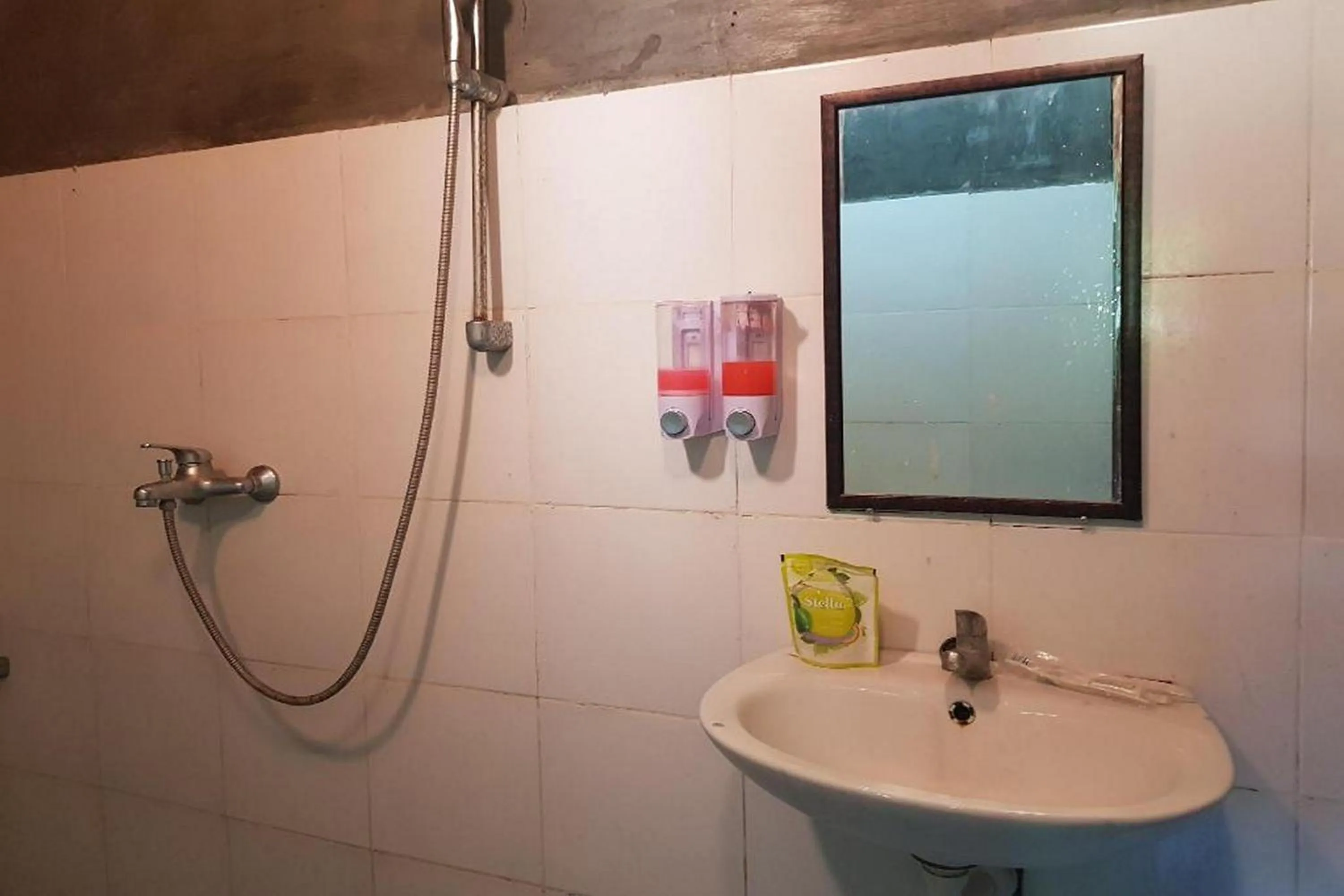 Bathroom in Villa Alam Flores Komodo Labuan Bajo Mitra RedDoorz