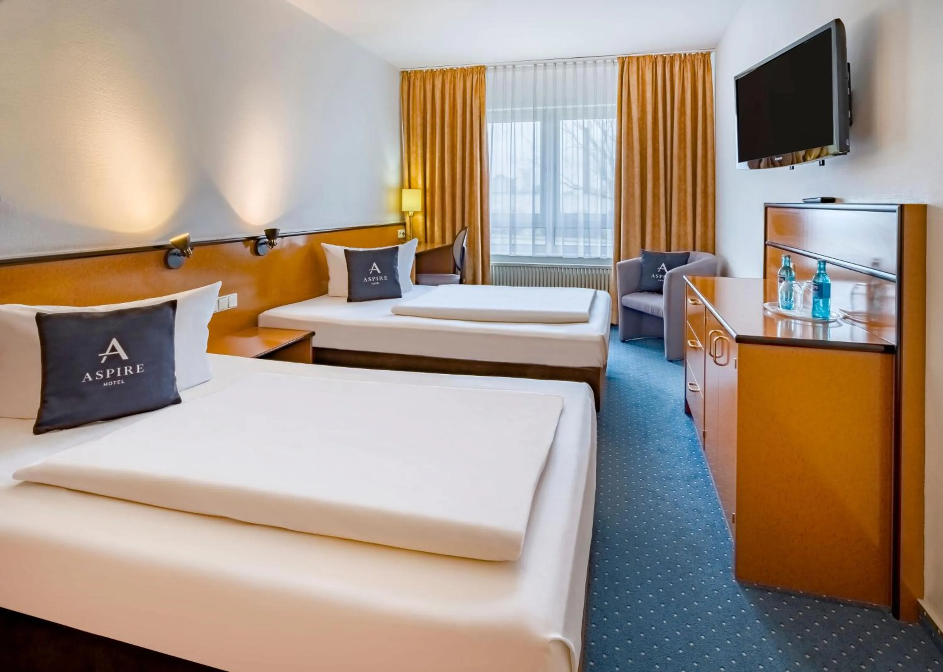 Bed in Aspire Frankfurt Airport, Trademark Collection by Wyndham