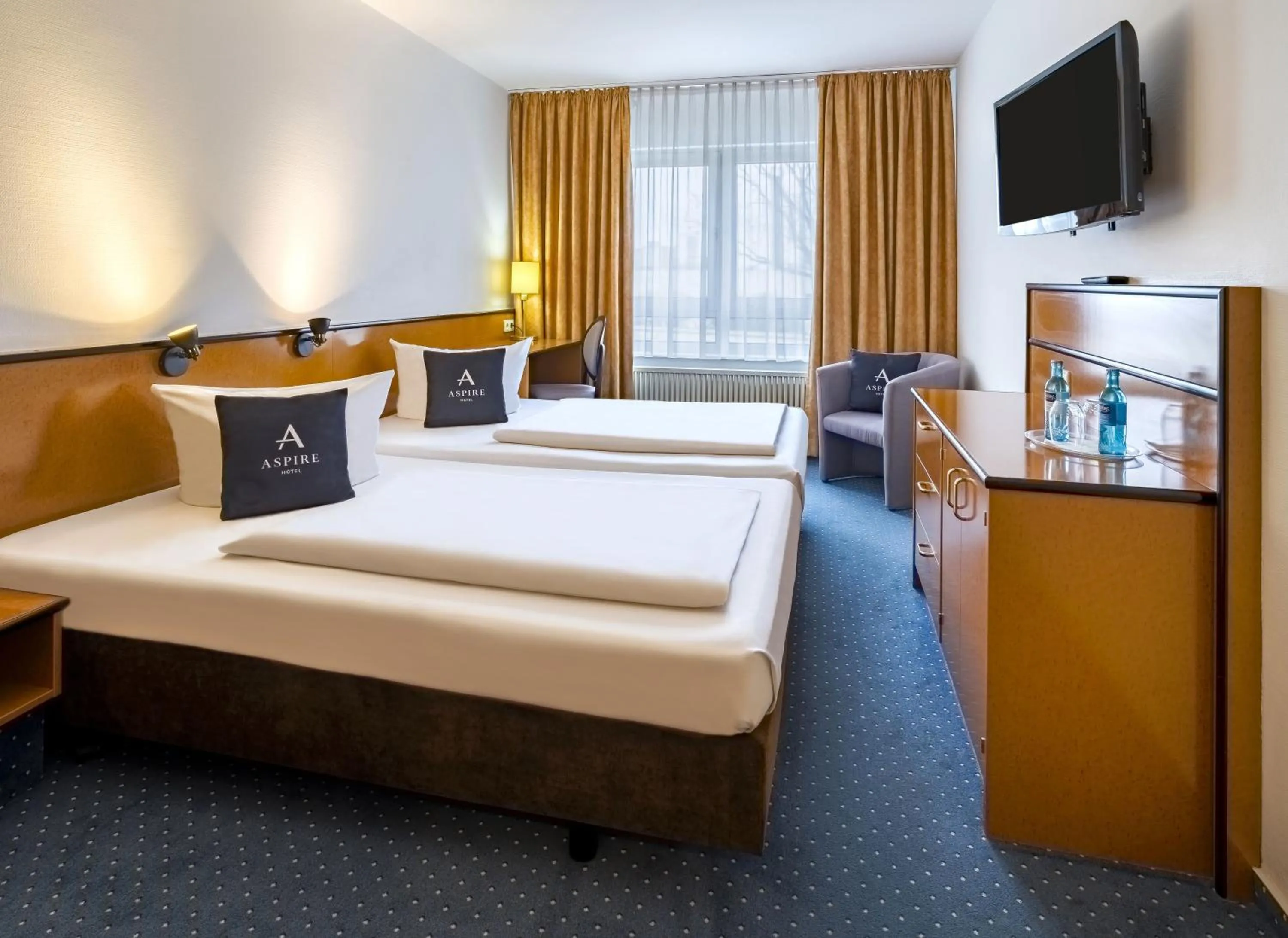 Bed in Aspire Frankfurt Airport, Trademark Collection by Wyndham