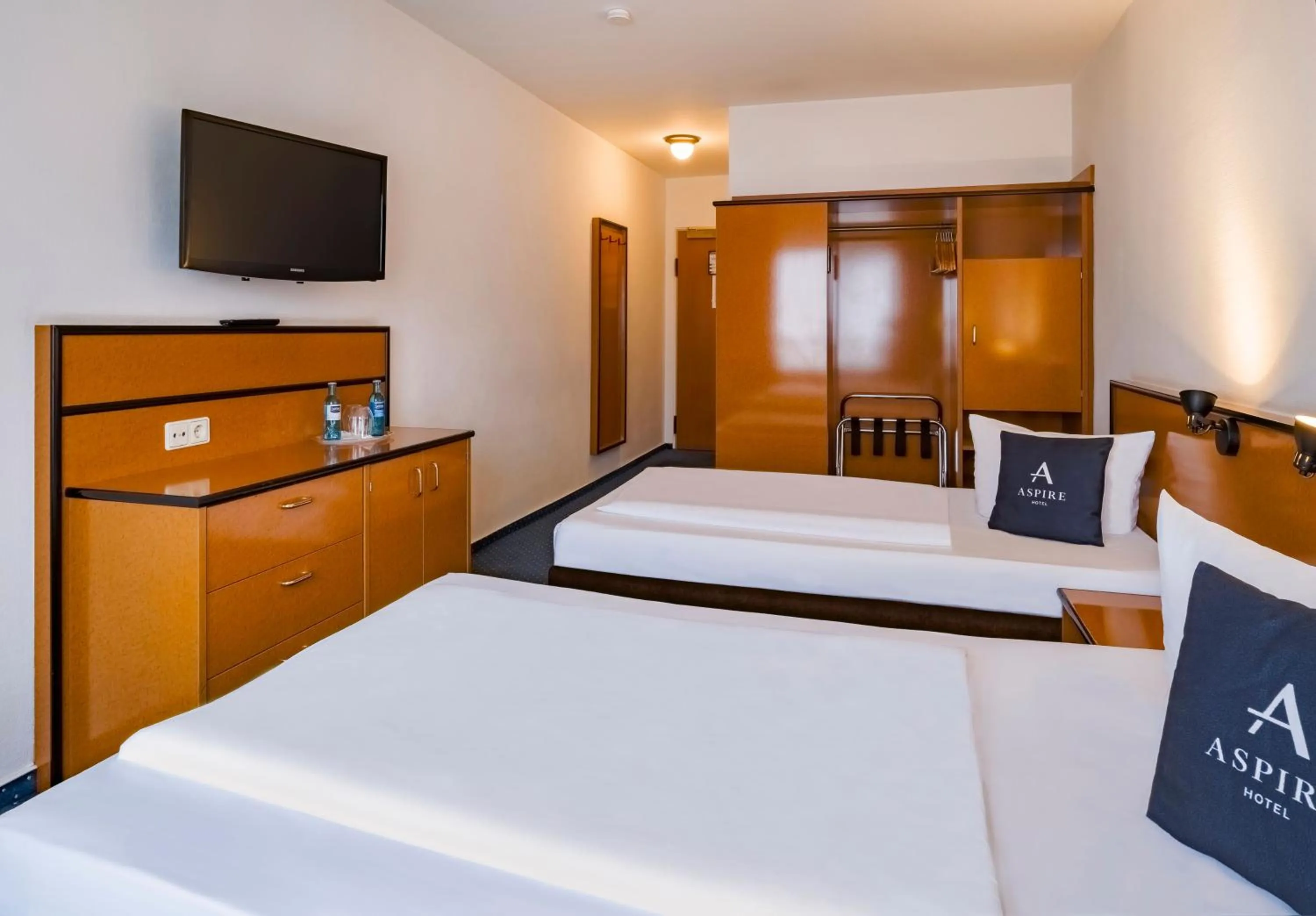 Bed in Aspire Frankfurt Airport, Trademark Collection by Wyndham