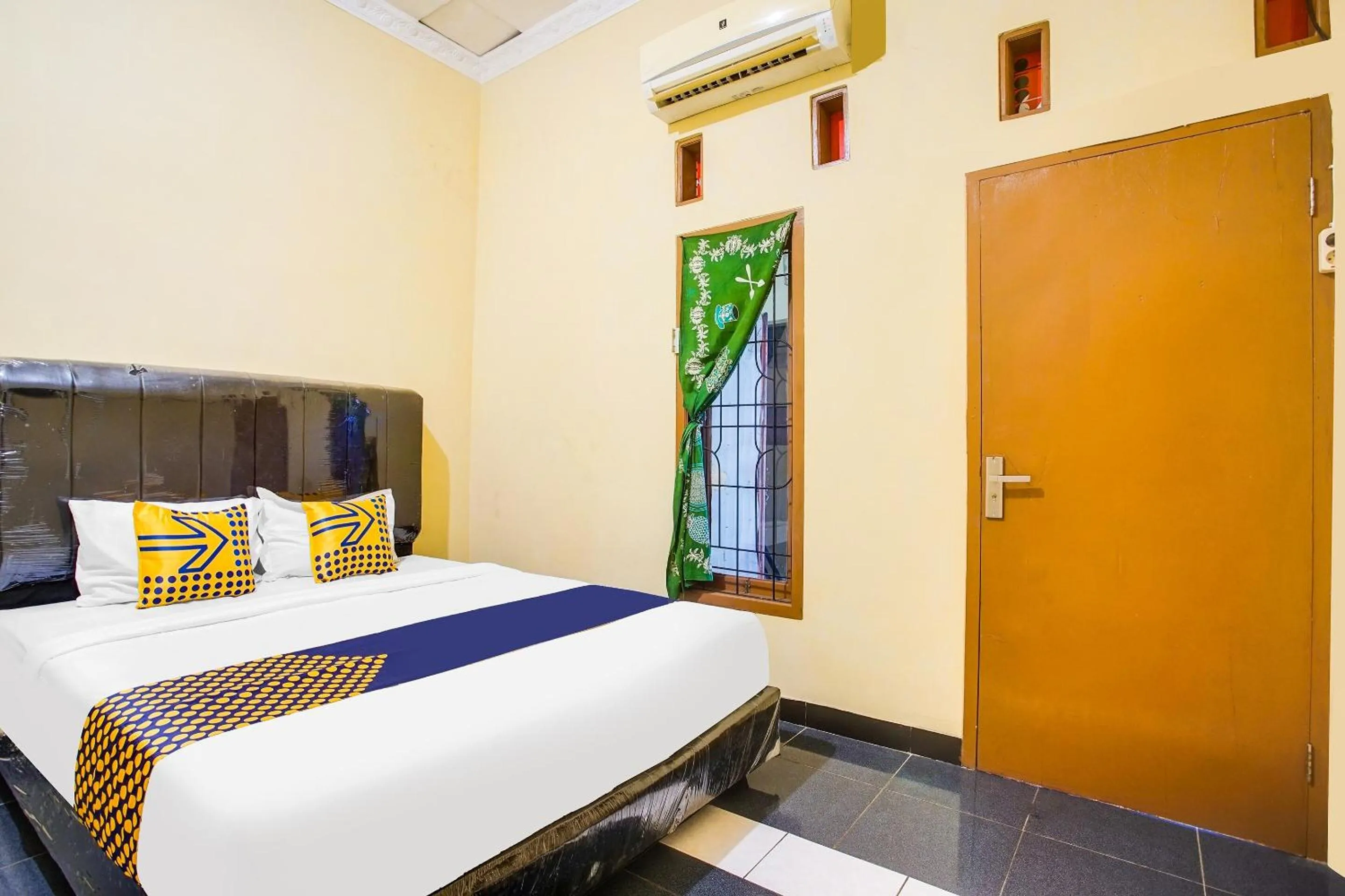 Bedroom, Bed in OYO Life 3005 Kost Rumaisha Syariah