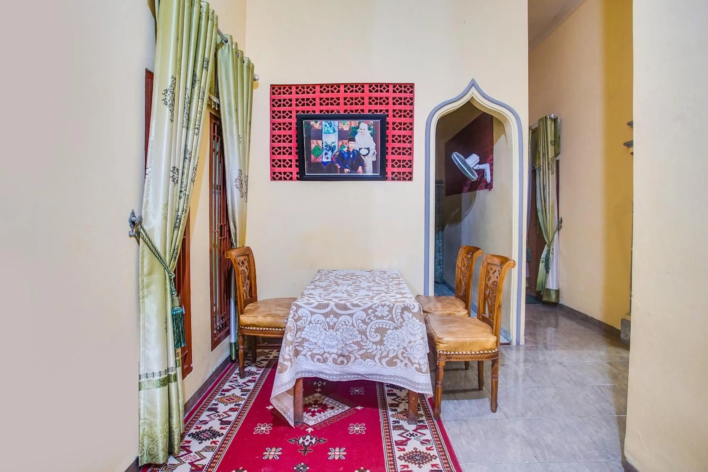 Lobby or reception, Bed in OYO Life 3005 Kost Rumaisha Syariah