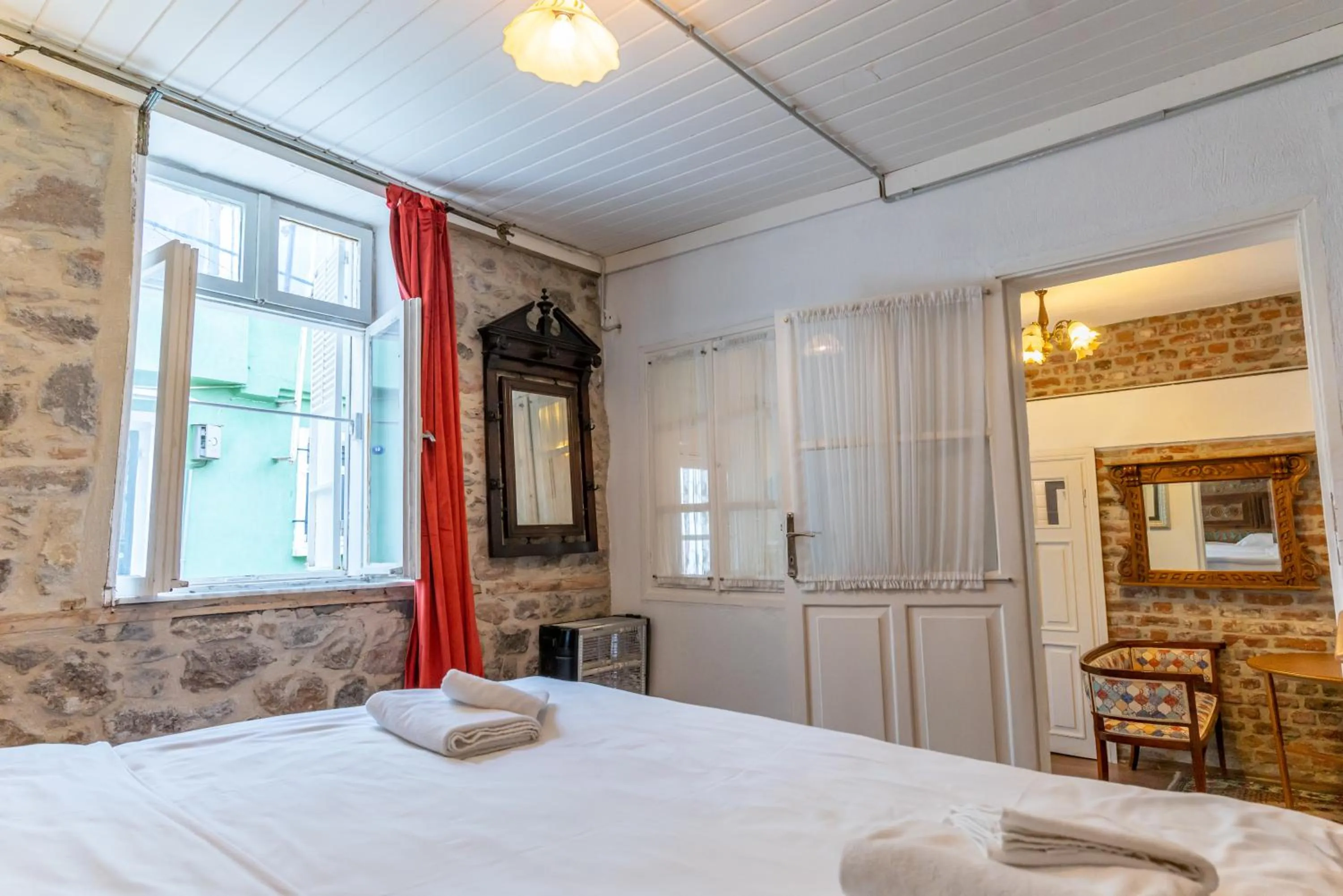 Bed in Iconic Stone Houses