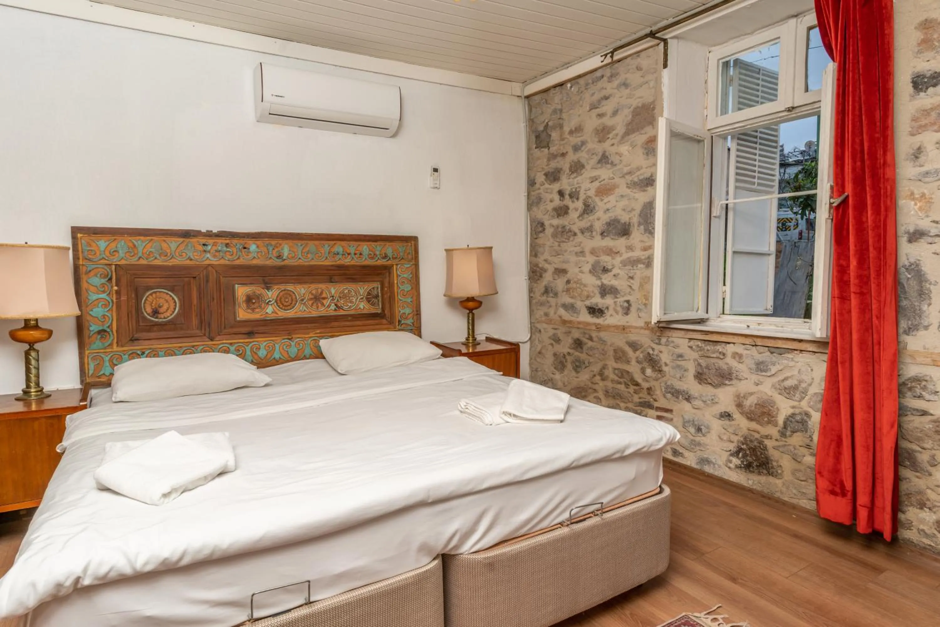 Bedroom, Bed in Iconic Stone Houses