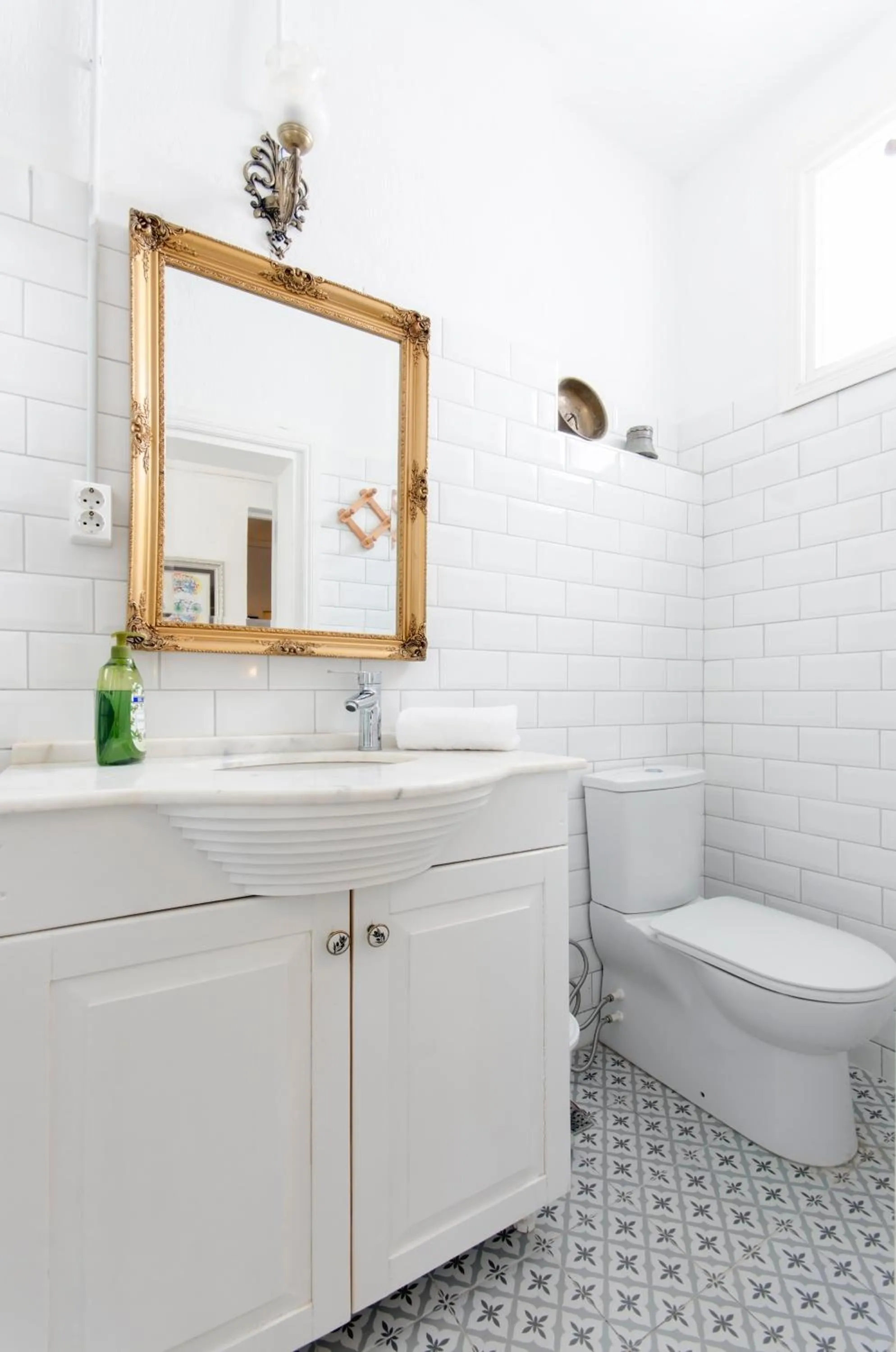 Bathroom in Iconic Stone Houses