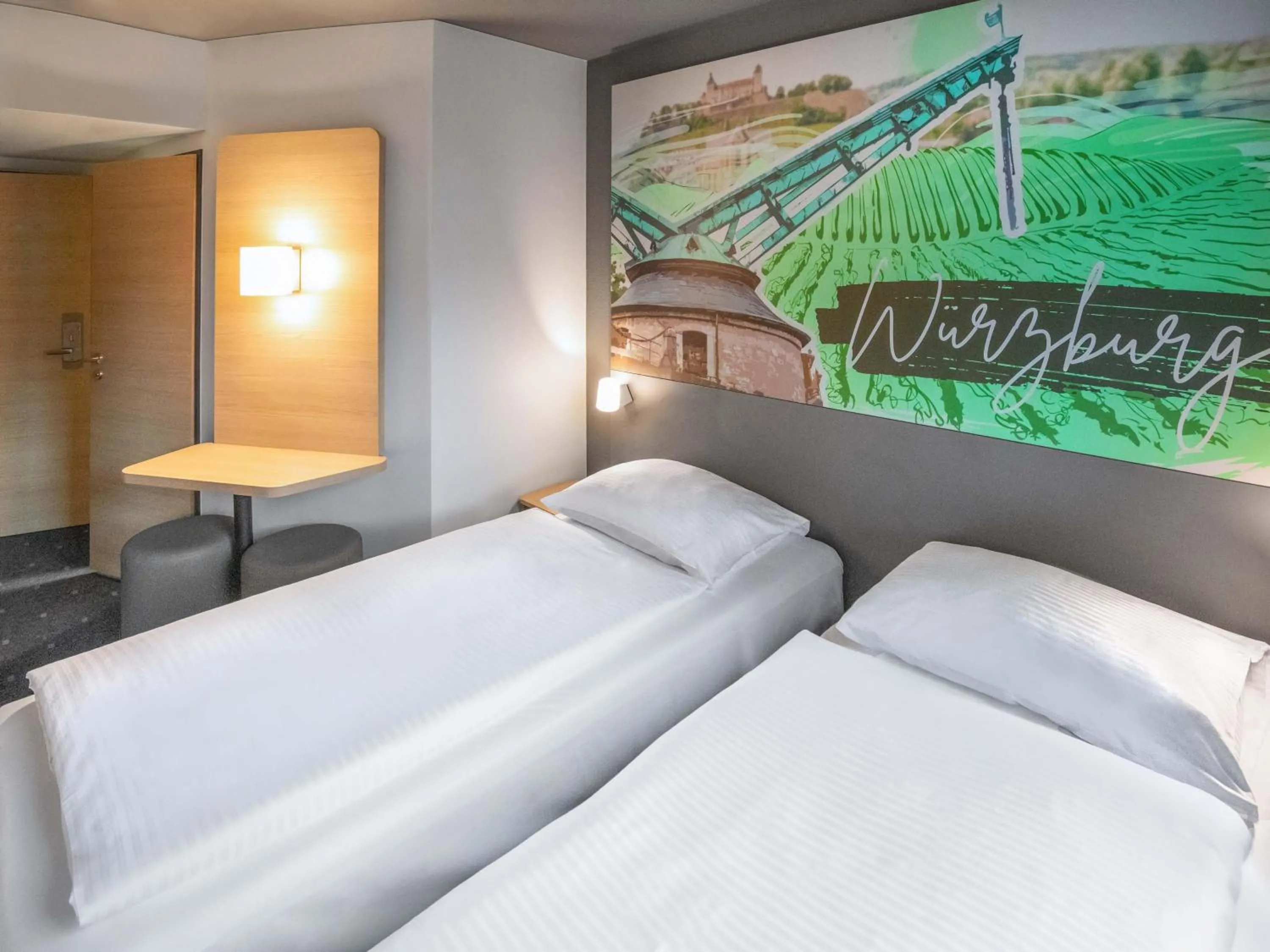 Bed in B&B HOTEL Würzburg-Ost