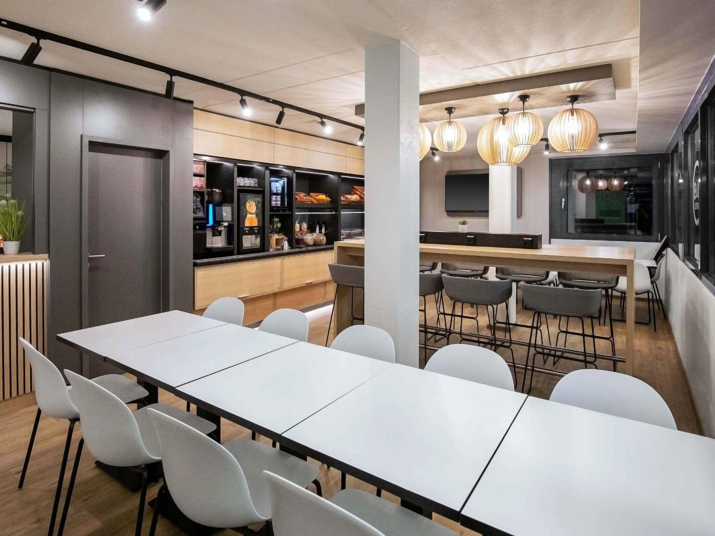 Meeting/conference room in B&B HOTEL Würzburg-Ost