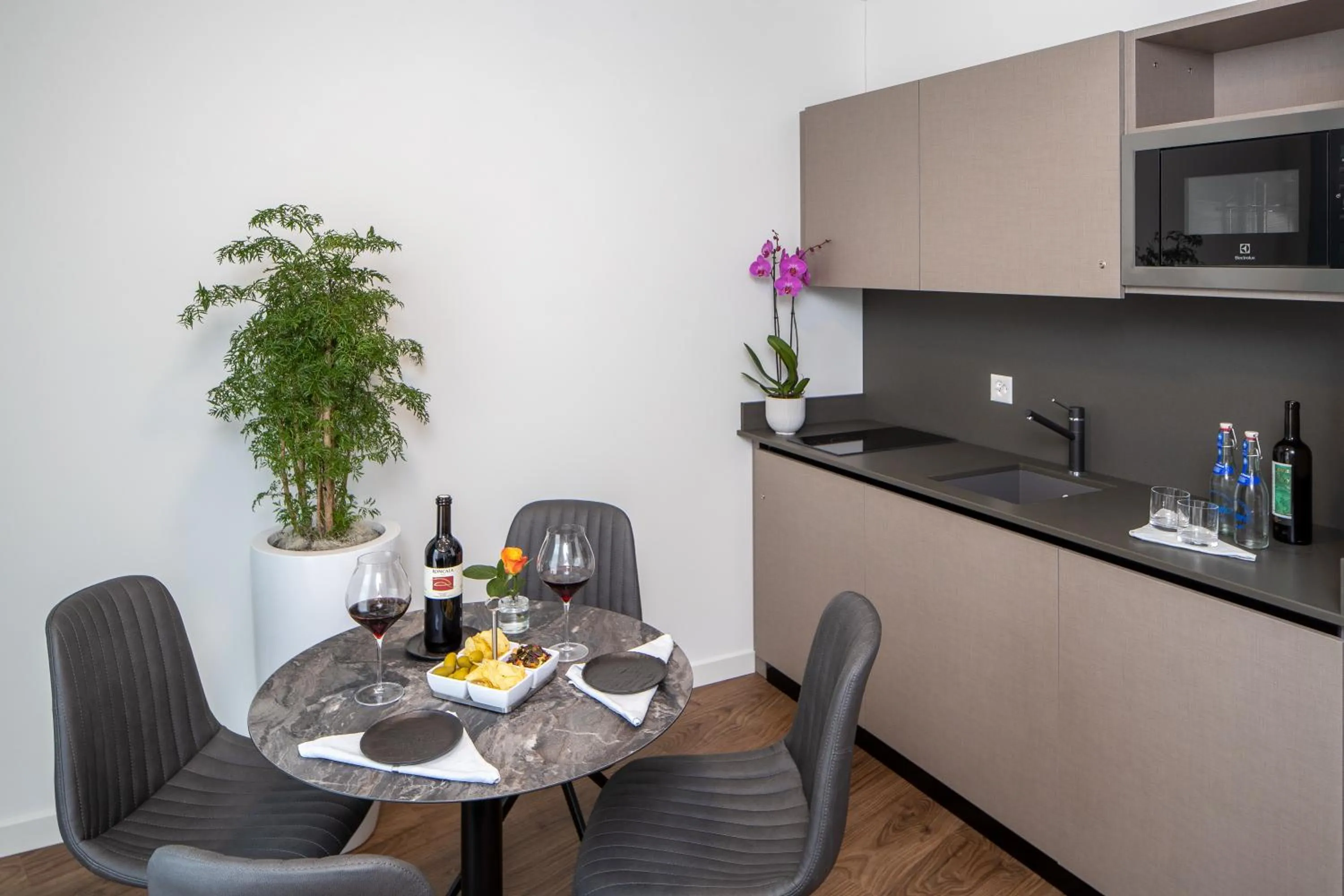 Kitchen or kitchenette in Hotel Lago Maggiore - Welcome!