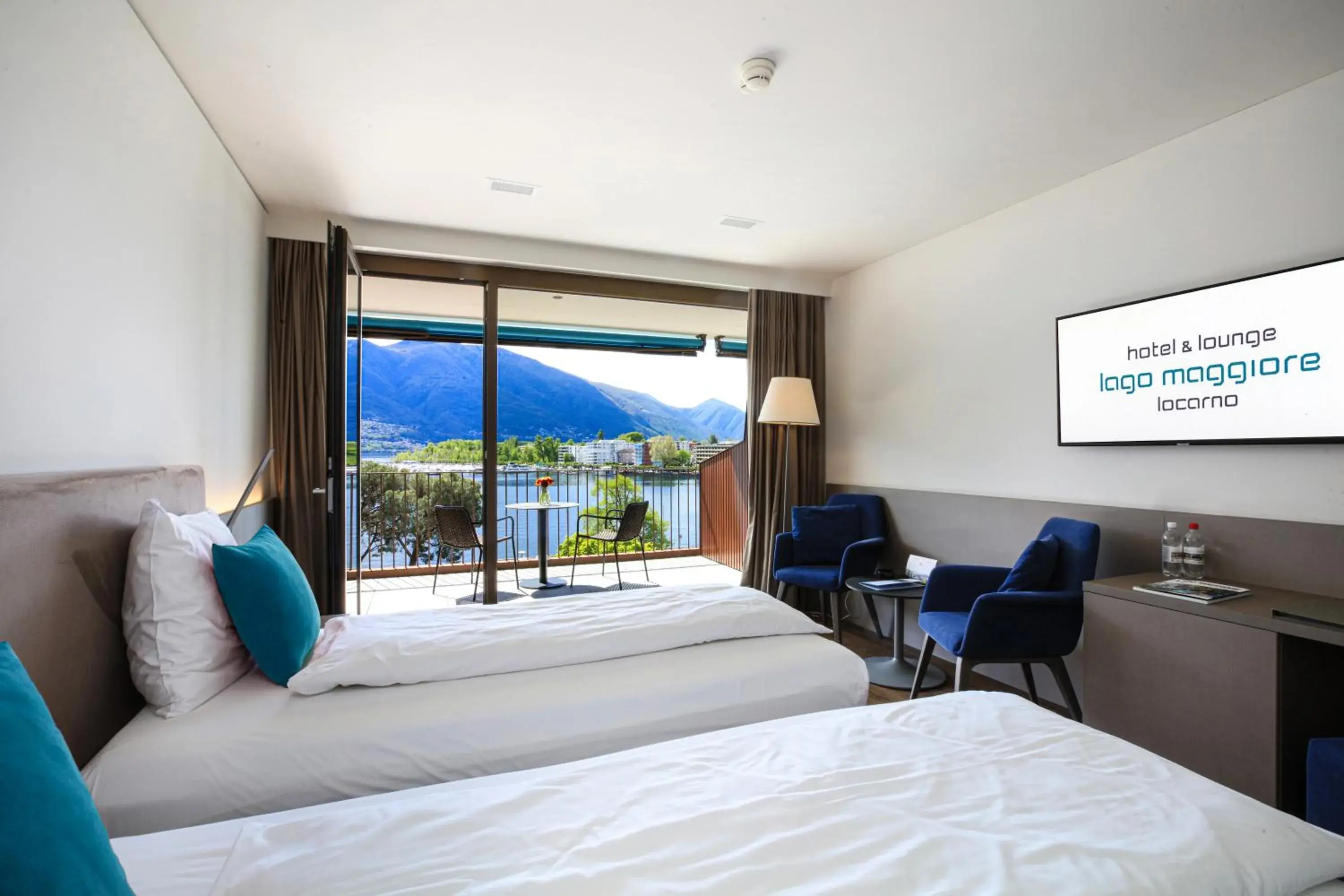 Double Room with Lake View - Top Floor in Hotel Lago Maggiore - Welcome! Double Room with Lake View - Top Floor in Hotel Lago Maggiore - Welcome!
