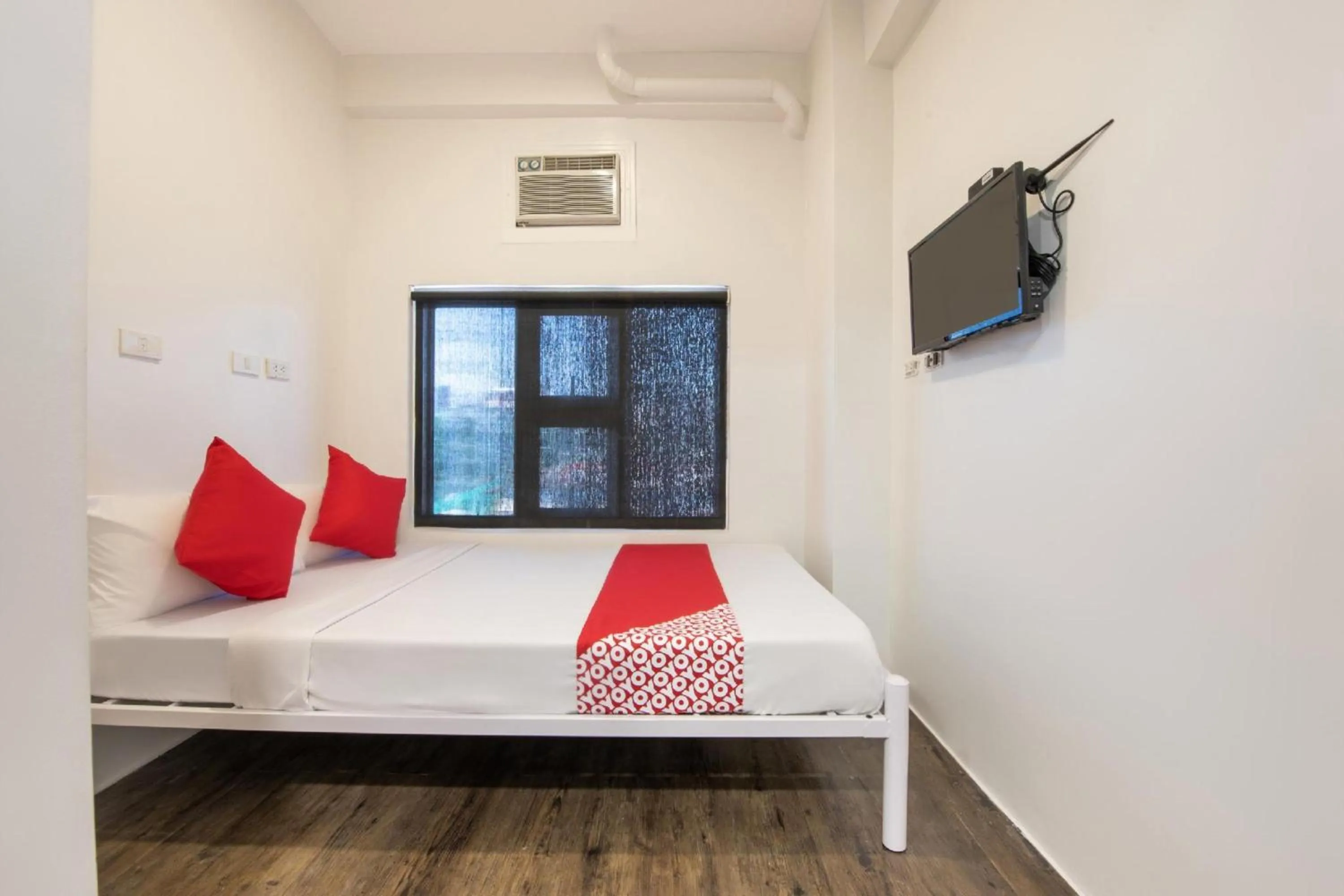 Photo of the whole room in OYO 563 Mytown New York