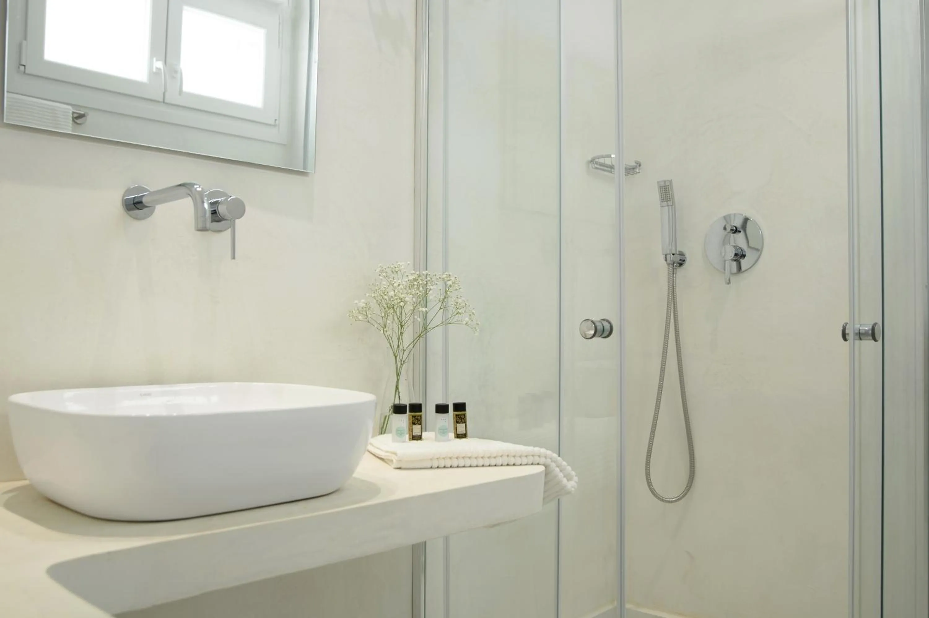 Triple Room with City View in Nama Hotel Tinos