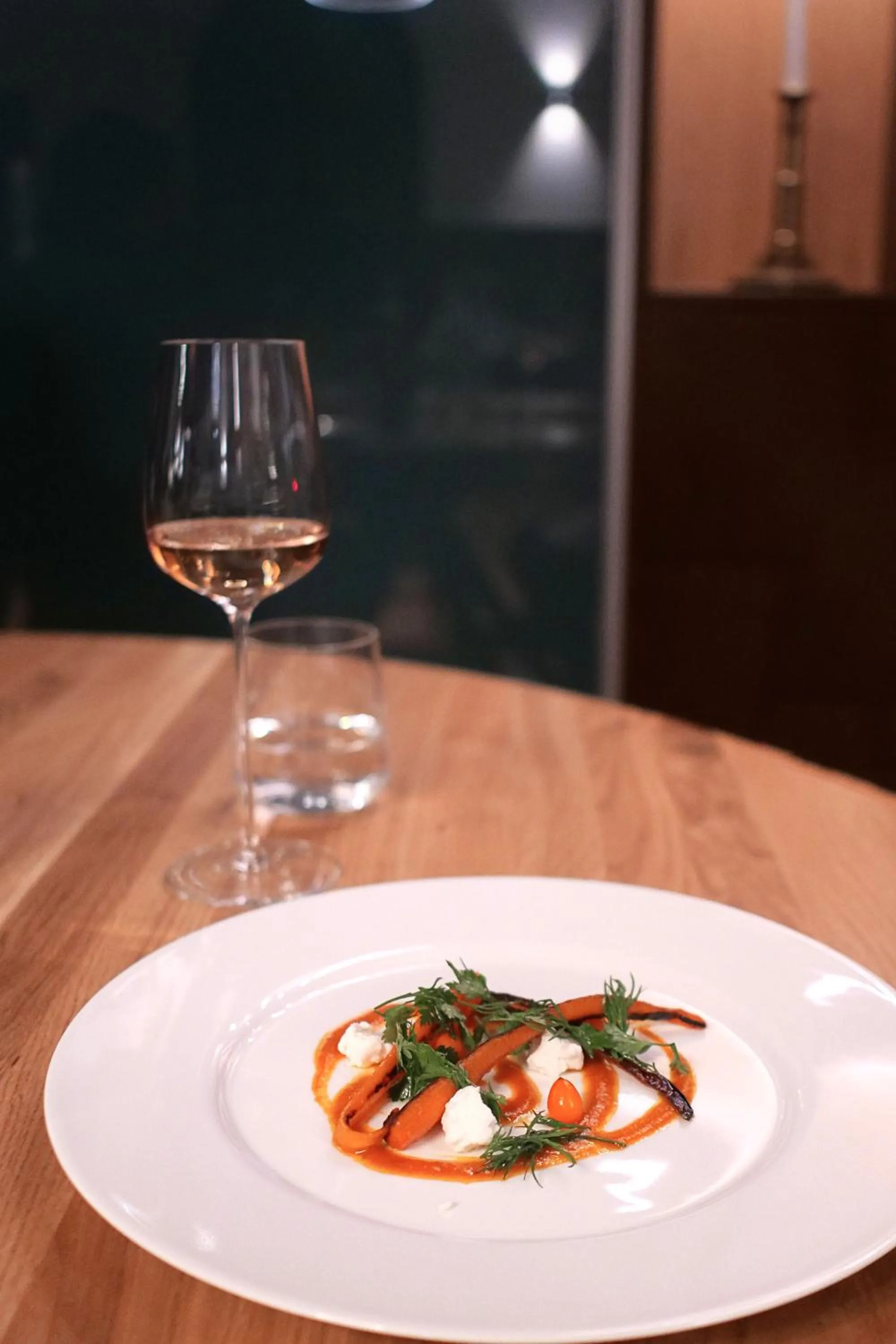 Restaurant/places to eat in Hotel Grader