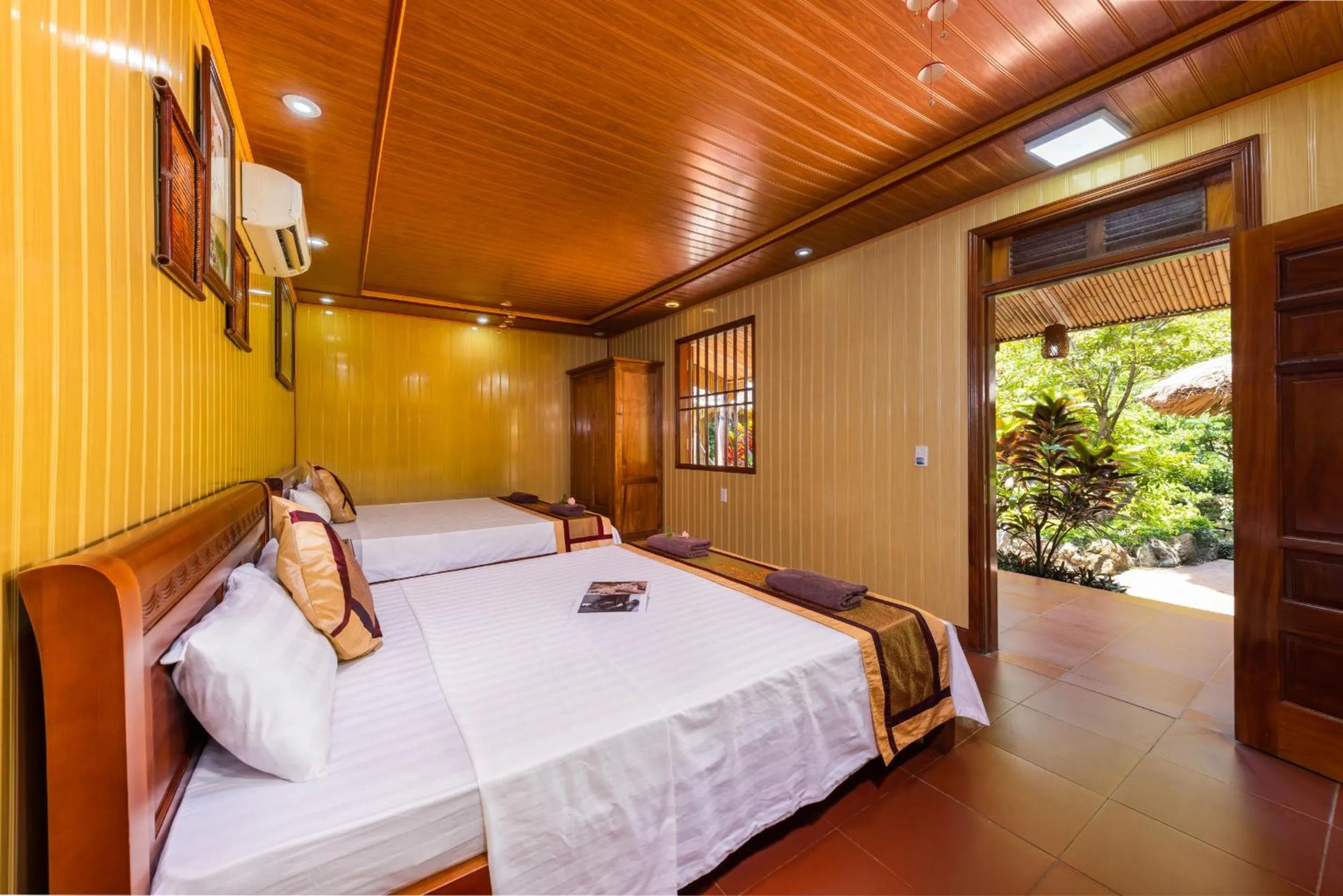 Property building, Bed in Lan Homestay