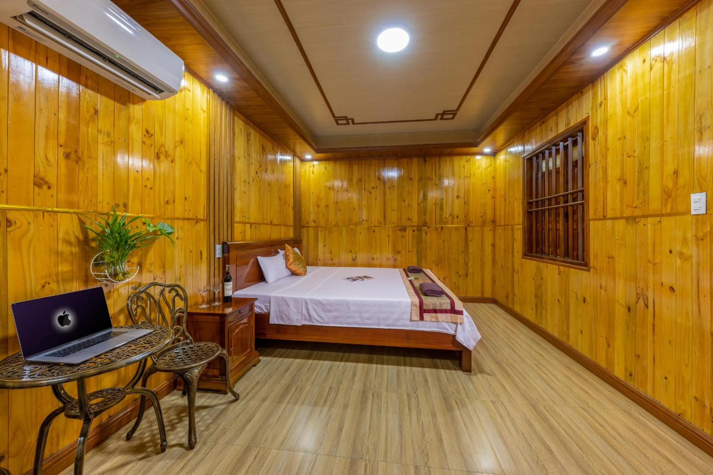 Property building, Bed in Lan Homestay