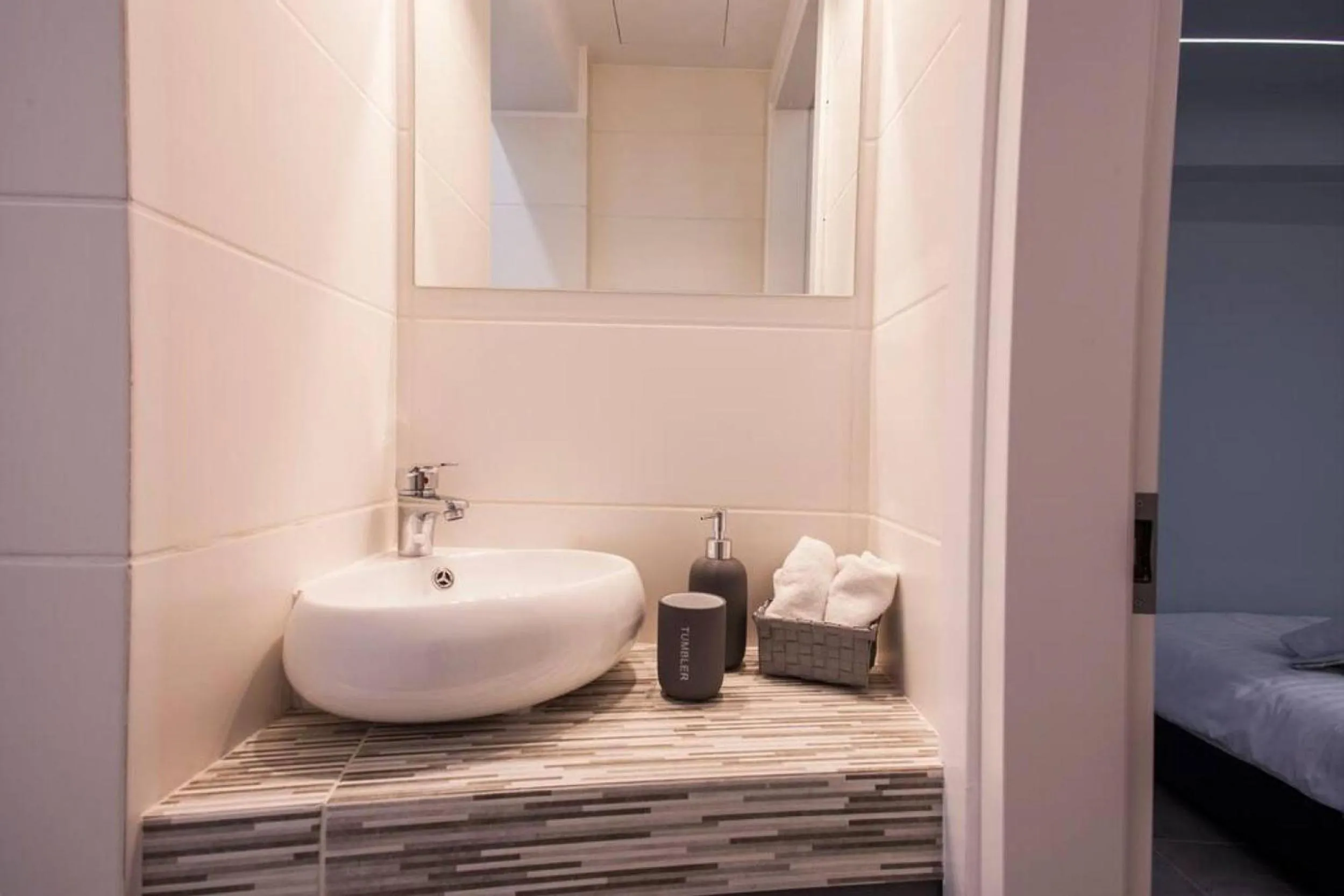 Exclusive New Modern Apartment at Syntagma Square
