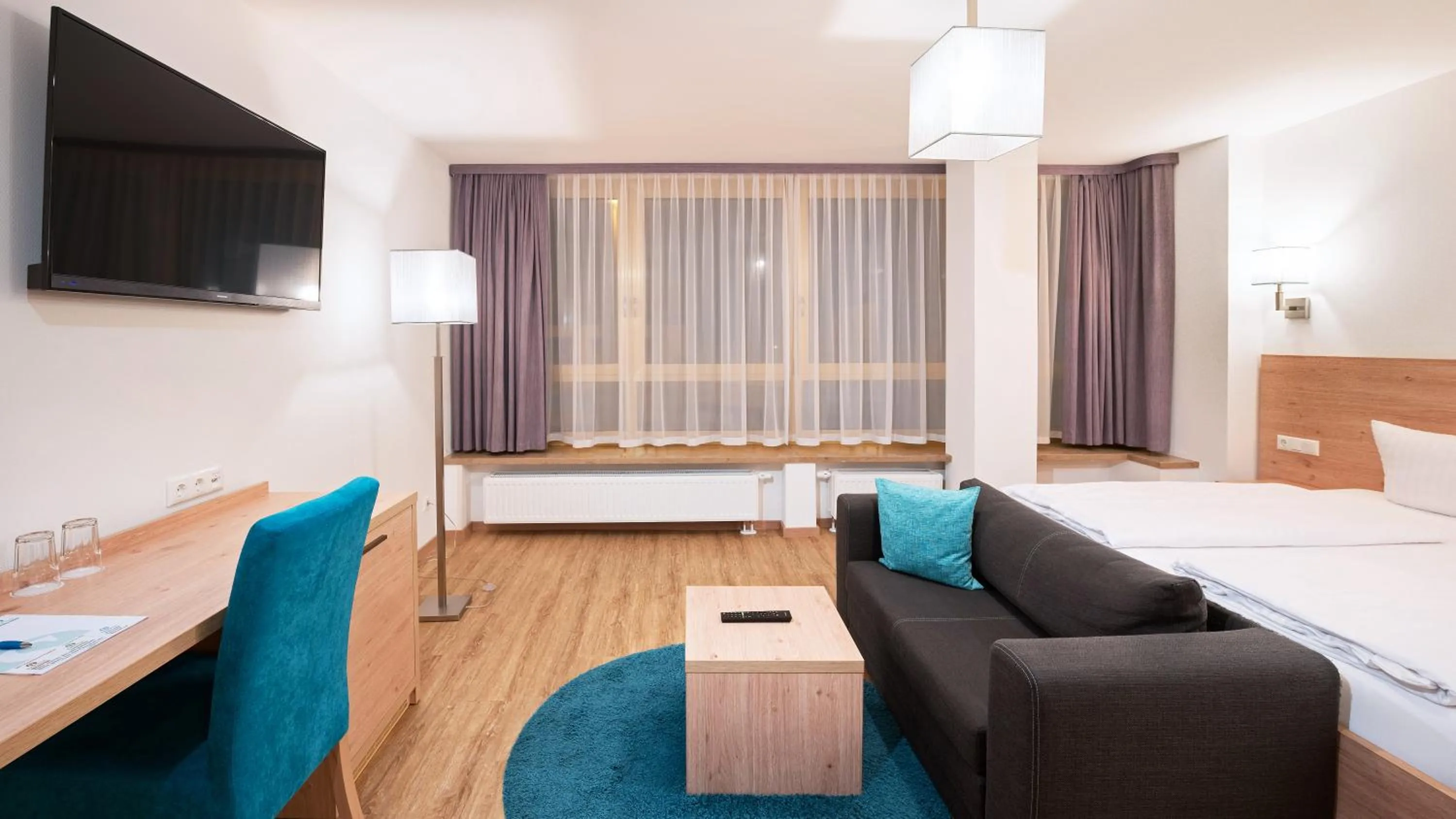 Bedroom, Bed in Hotel - Stadtvilla Central