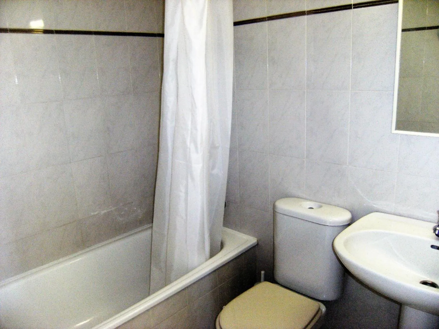 Bathroom in VALL PETITA 131