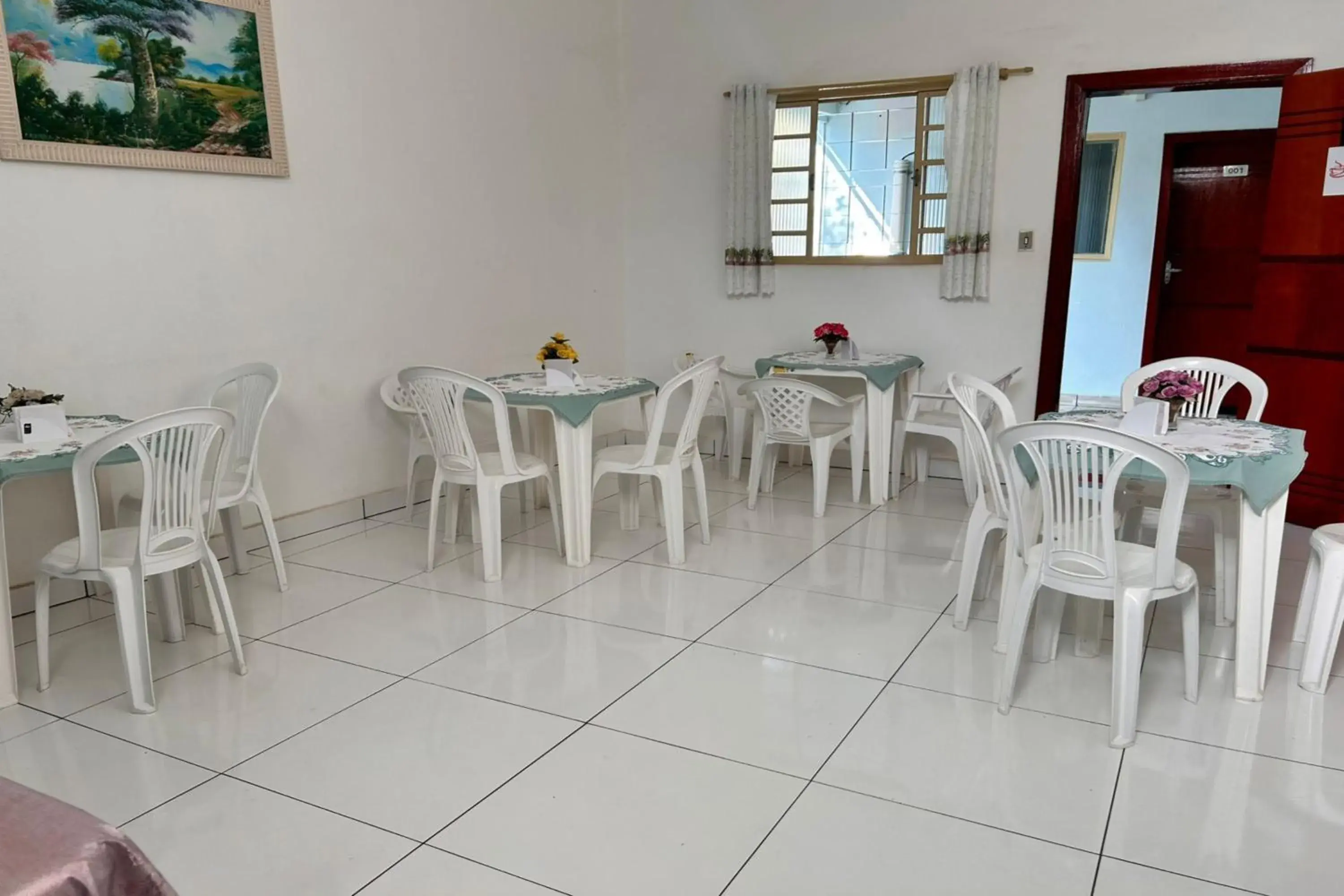 Restaurant/places to eat in OYO Pousada Paraná, Cuiabá Restaurant/places to eat in OYO Pousada Paraná, Cuiabá