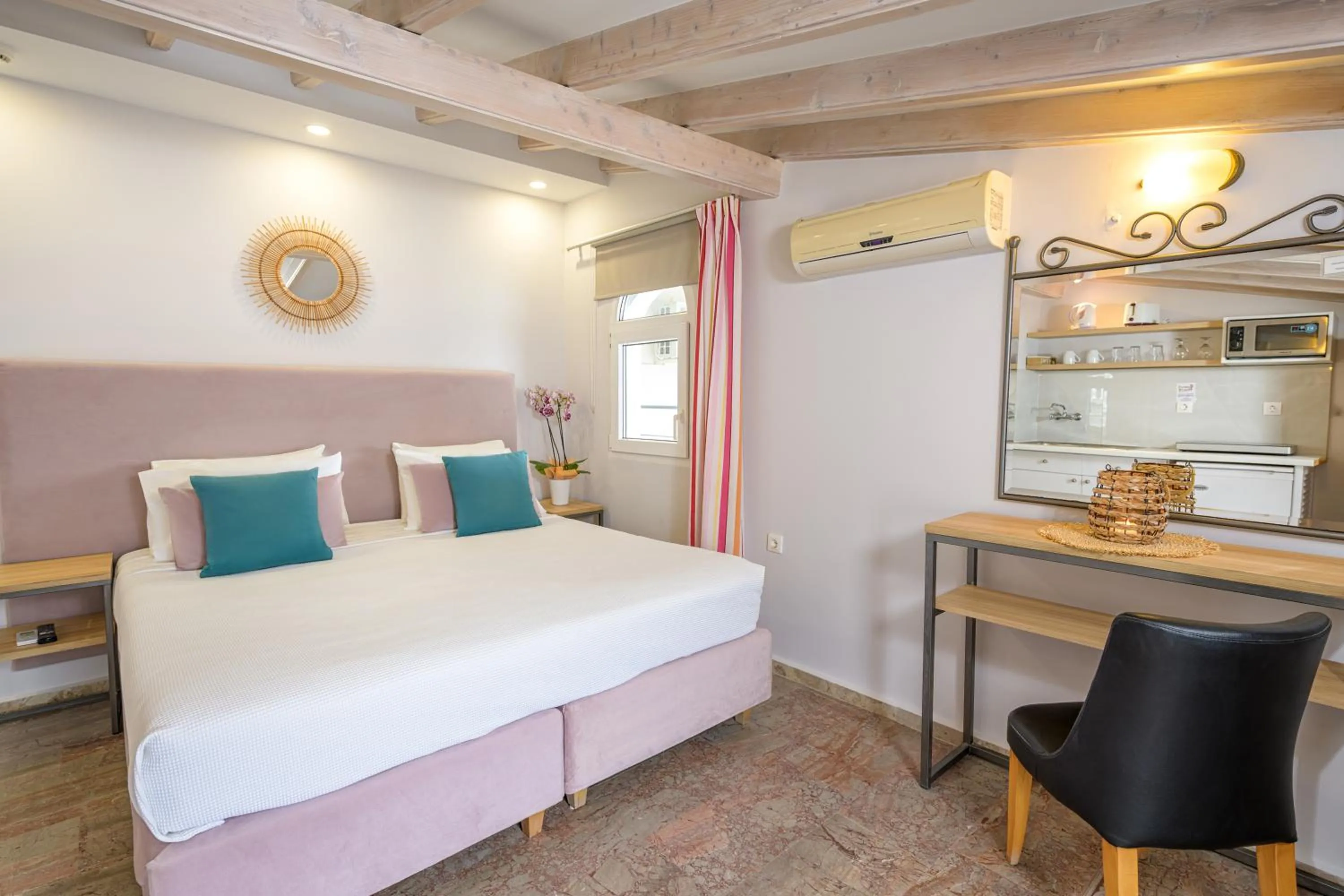 Photo of the whole room, Bed in KORINA APART HOTEL KAVOS