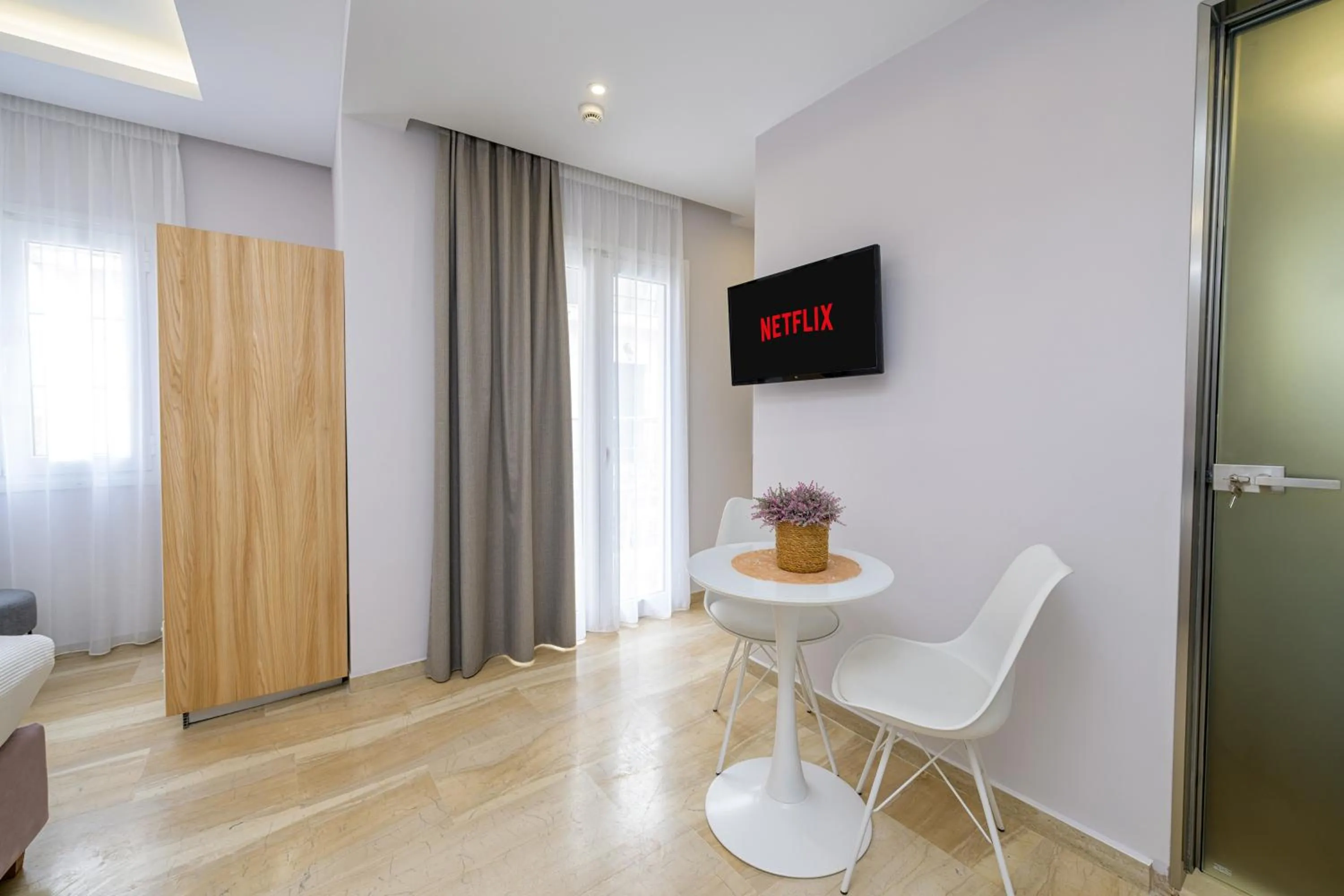 TV and multimedia in KORINA APART HOTEL KAVOS