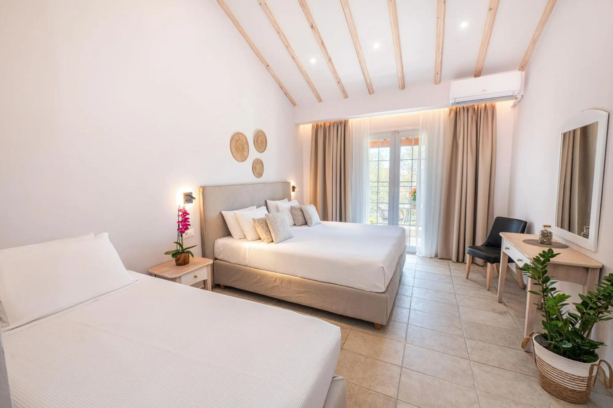 Photo of the whole room, Bed in KORINA APART HOTEL KAVOS