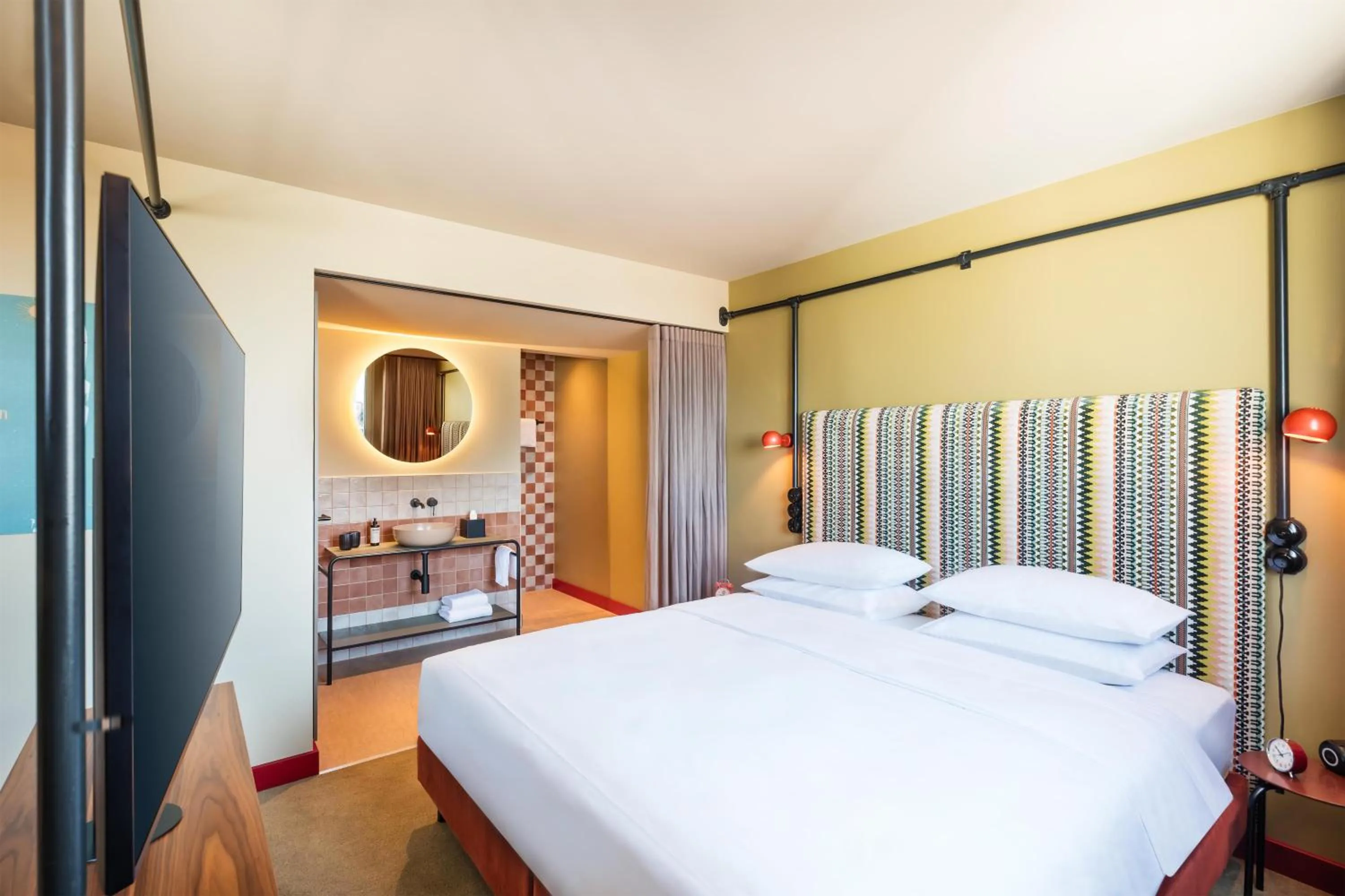 Bedroom, Bed in Me and All Hotel Berlin East Side, by Hyatt - NEW OPENING