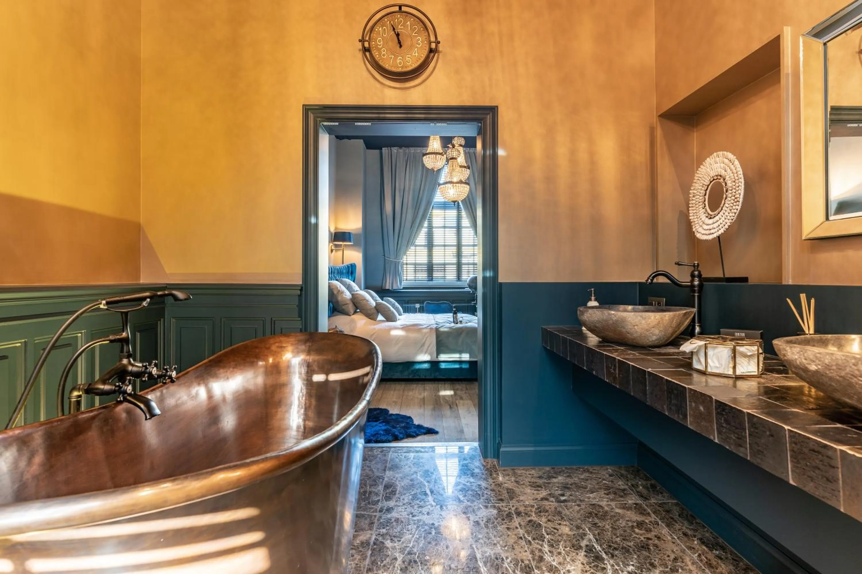 Bathroom in Castelsuites