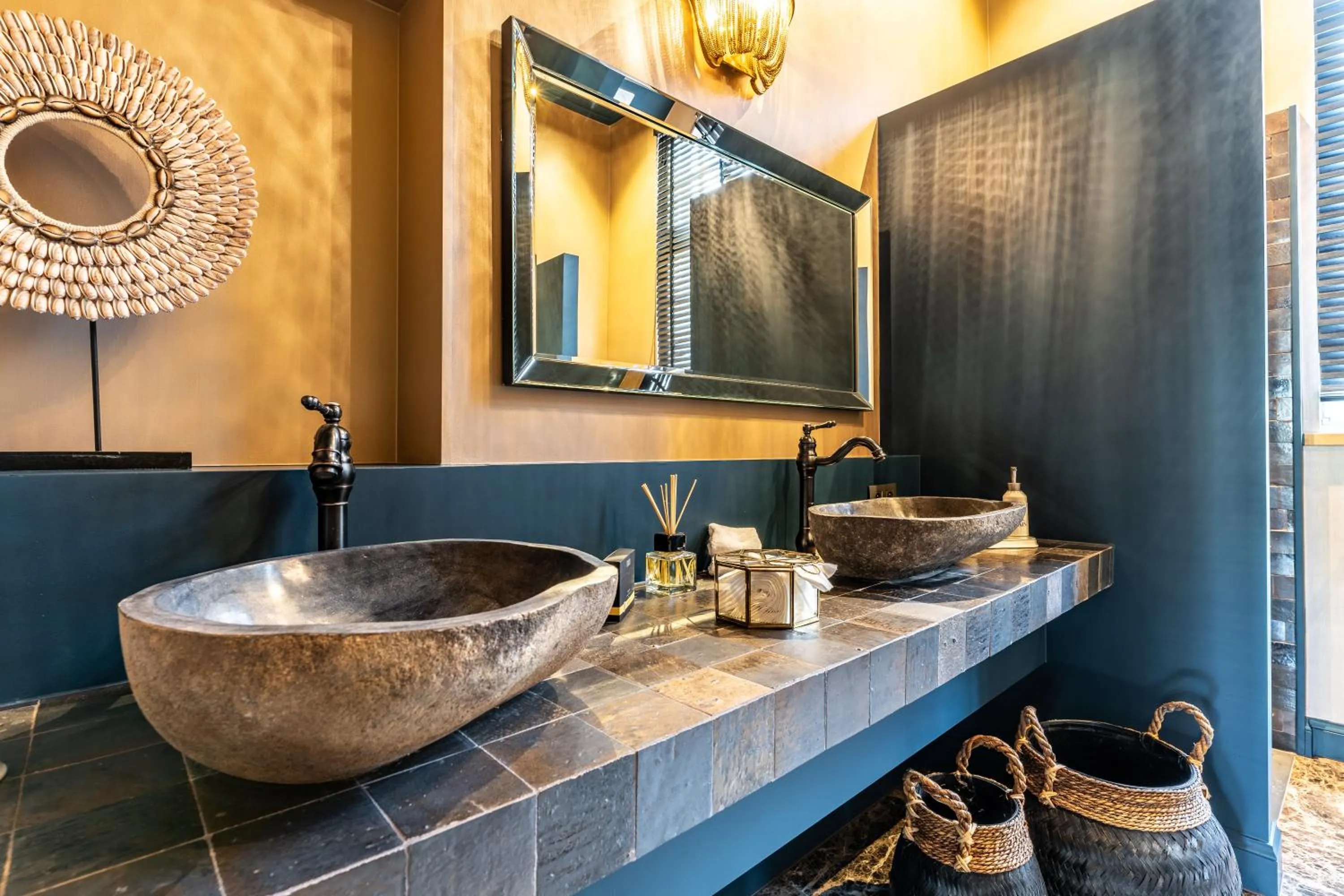 Bathroom in Castelsuites