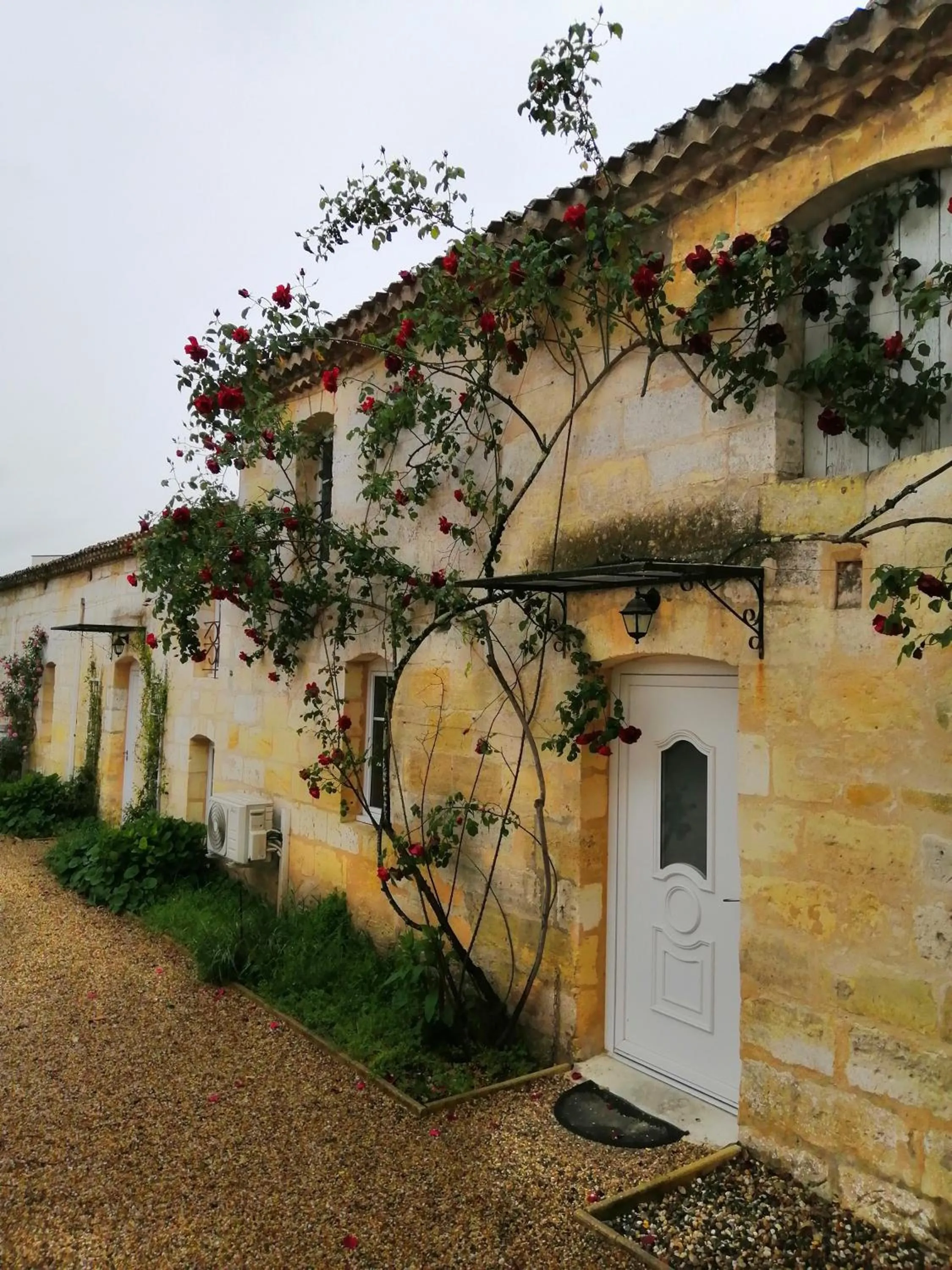 Facade/entrance in Domaine du chauvet