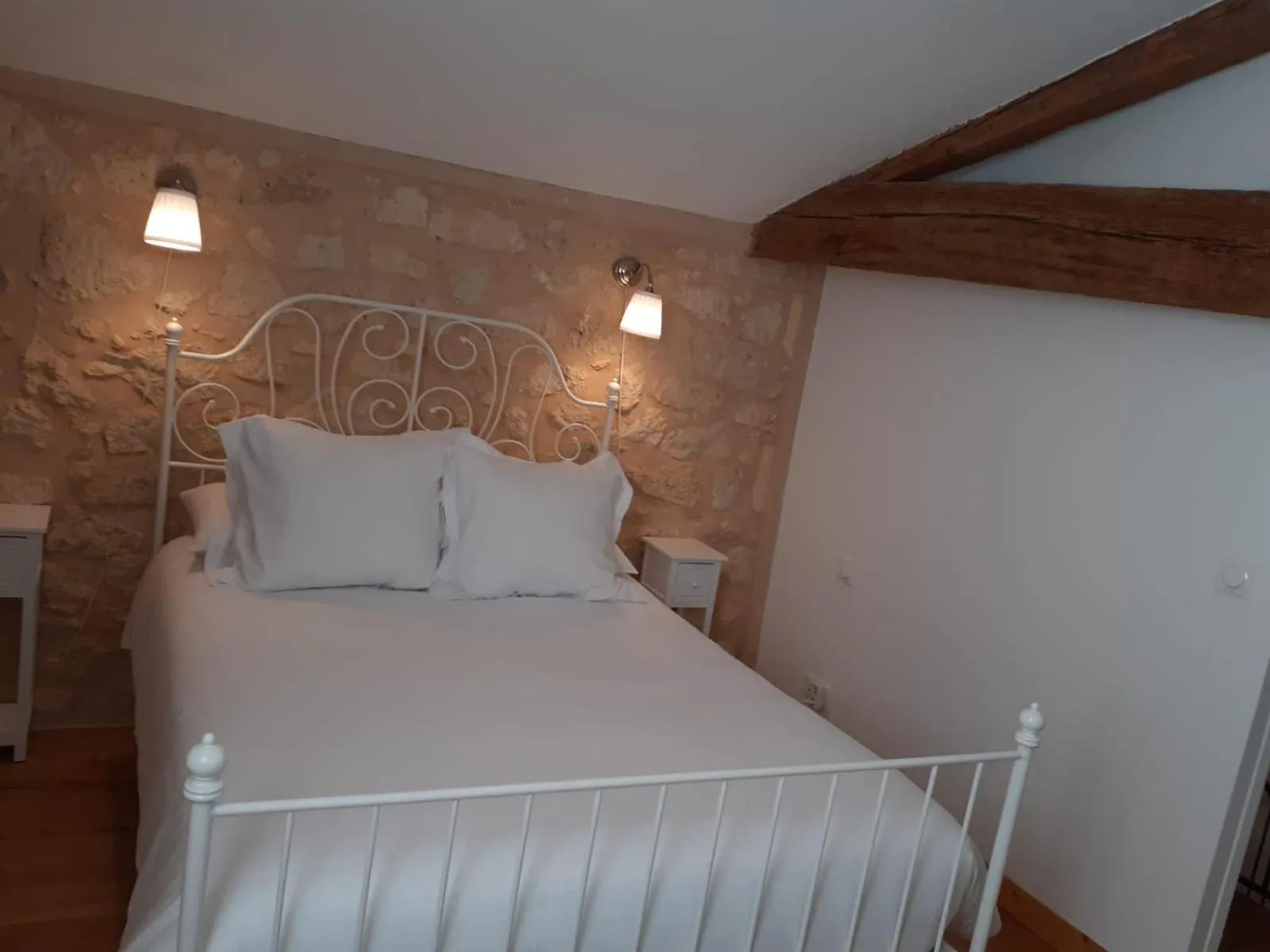 Photo of the whole room, Bed in Domaine du chauvet