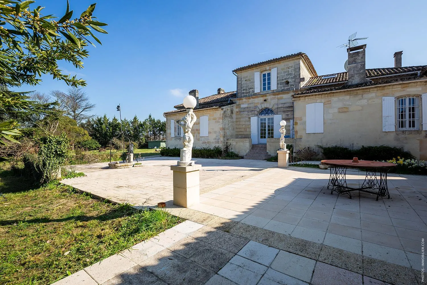 Property building in Domaine du chauvet